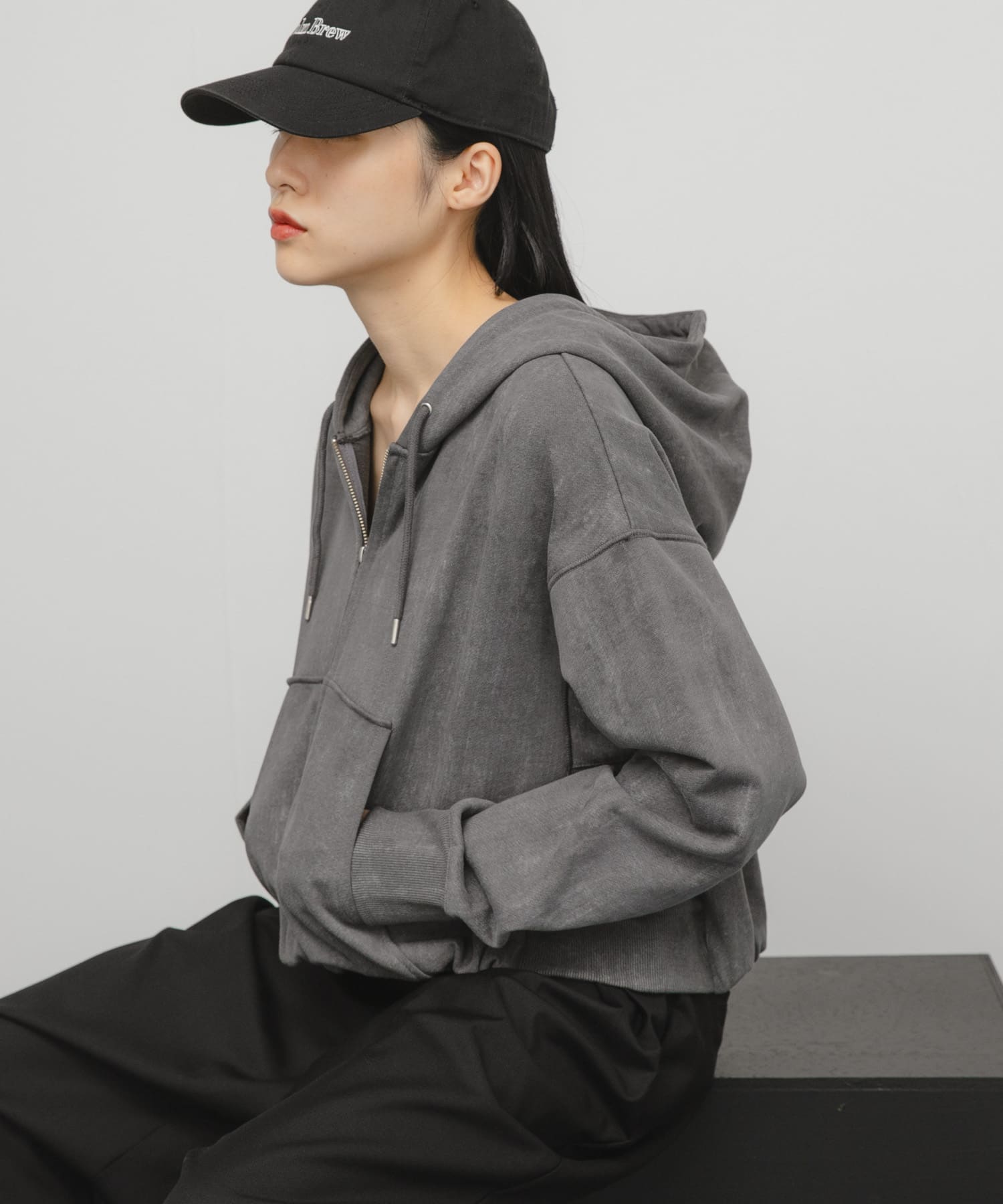 フロントZIPショートフーディー