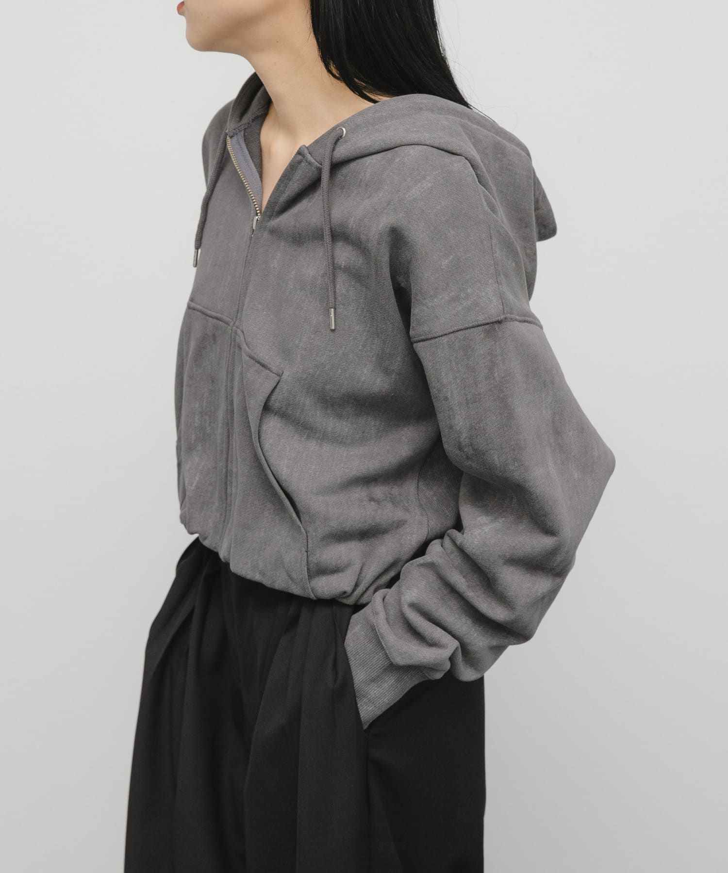 フロントZIPショートフーディー(one IVORY): トップス｜URBAN RESEARCH