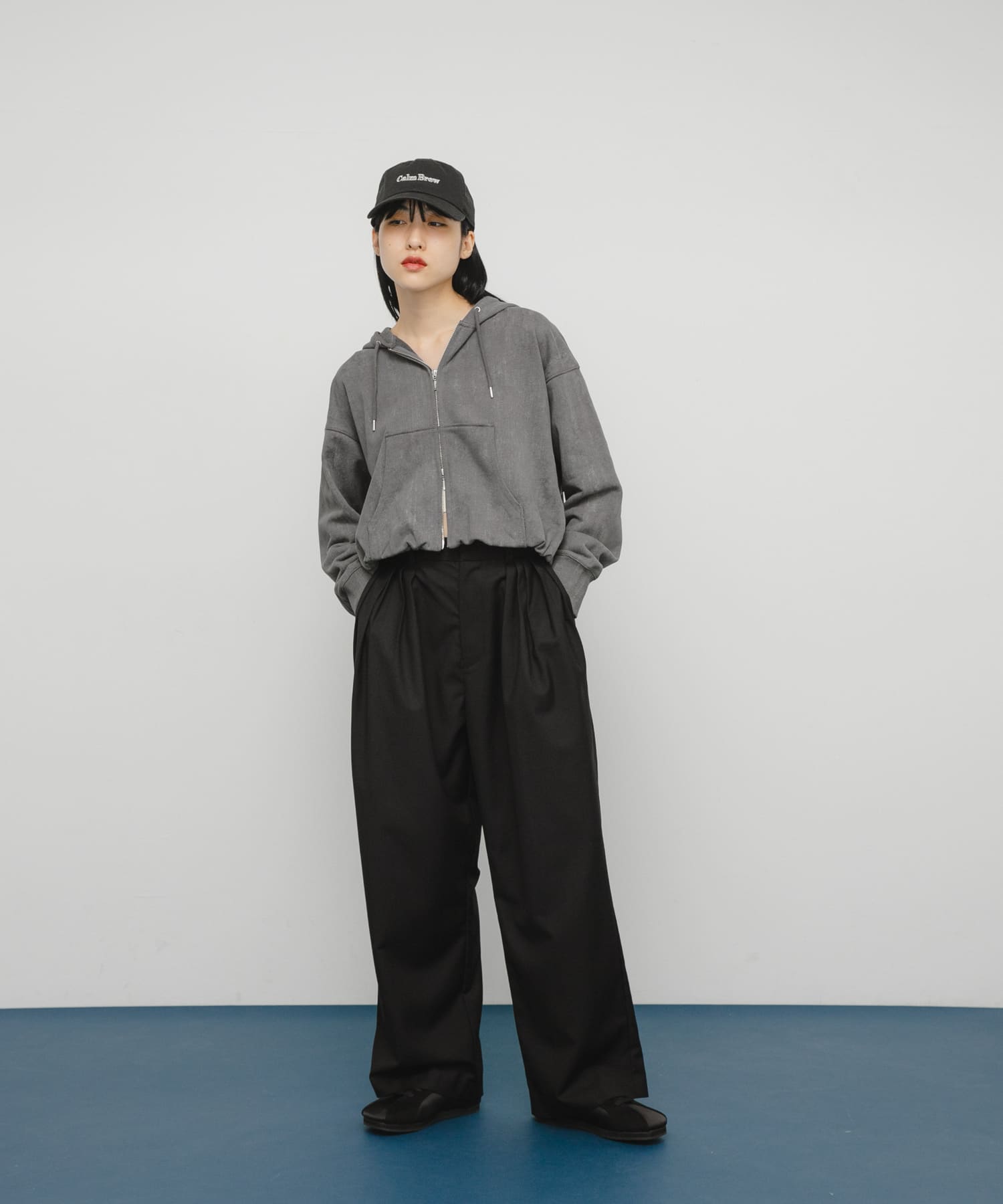 フロントZIPショートフーディー(one IVORY): トップス｜URBAN RESEARCH