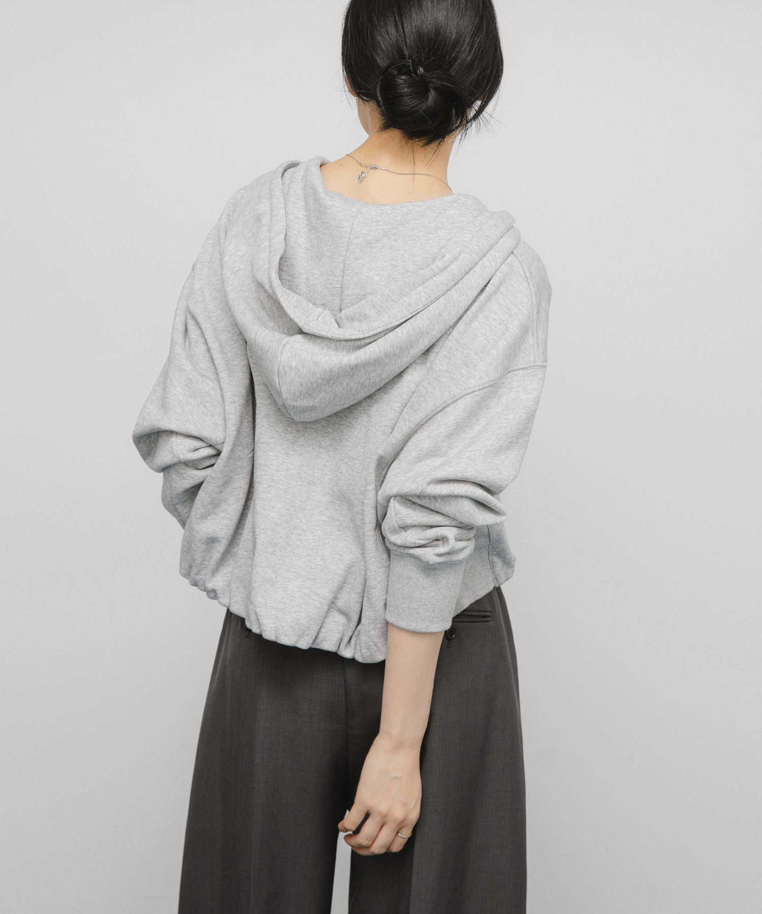TOP GRAY
