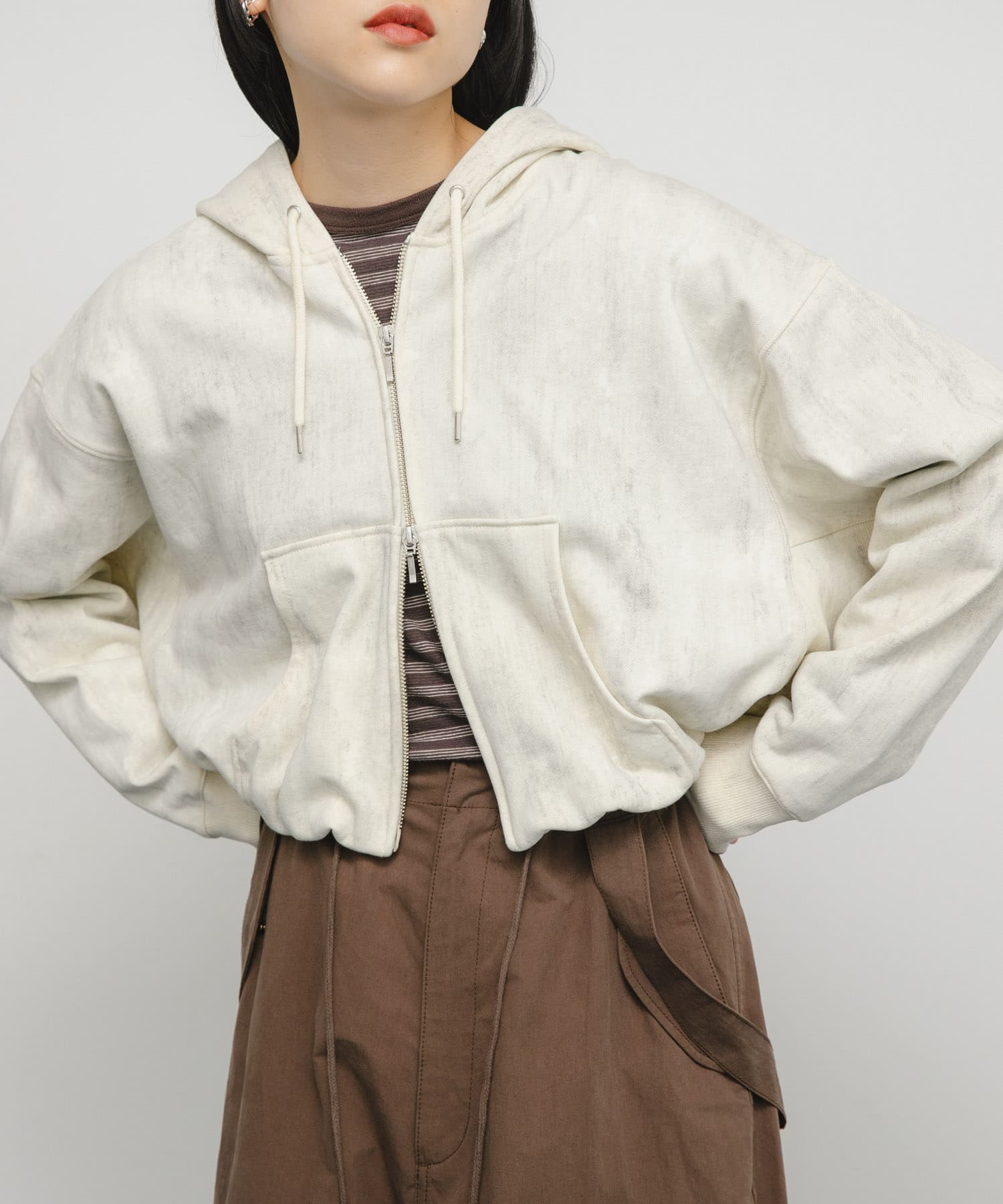 フロントZIPショートフーディー