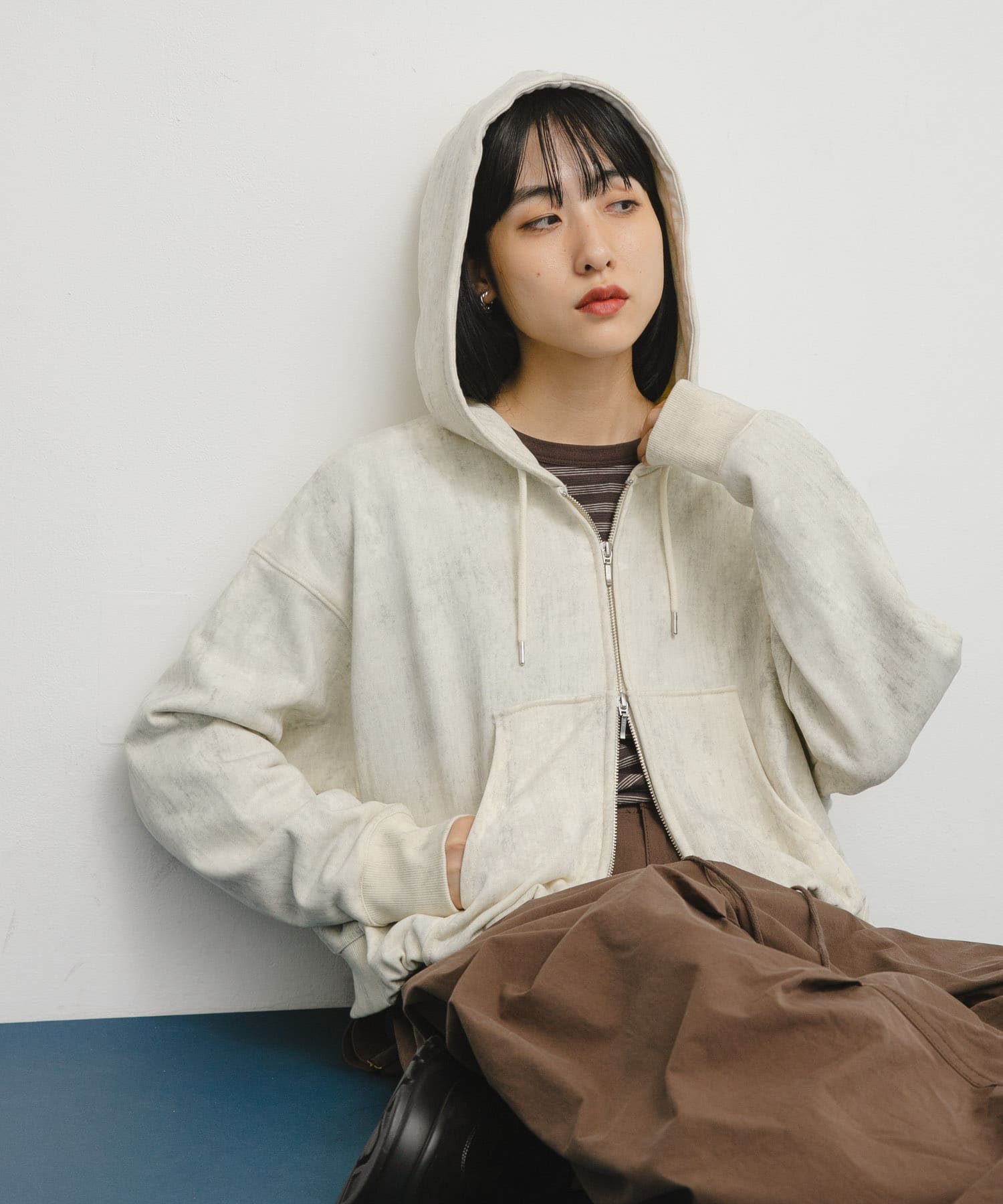 フロントZIPショートフーディー(one IVORY): トップス｜URBAN RESEARCH