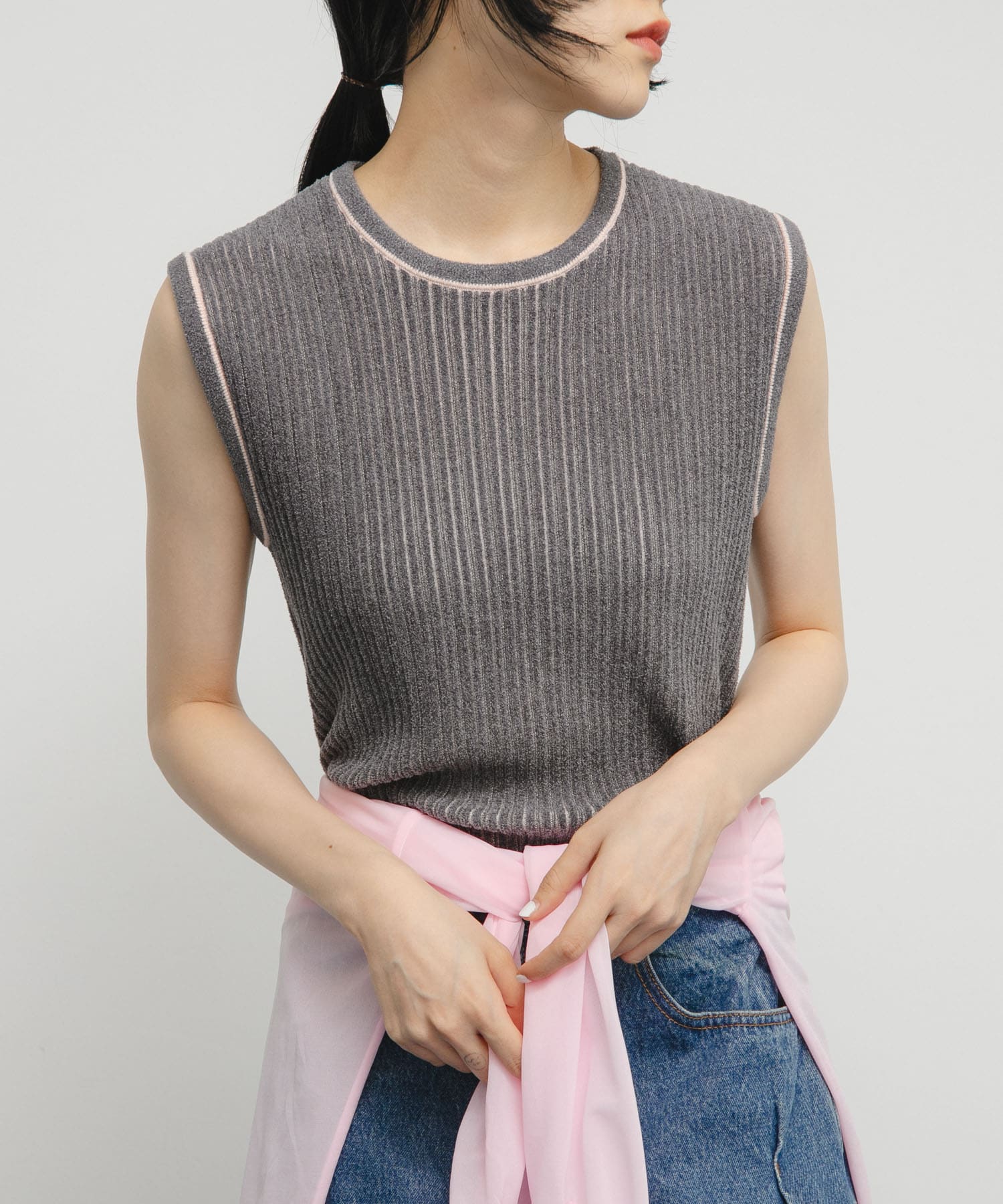 スリーブレスリンクスニット