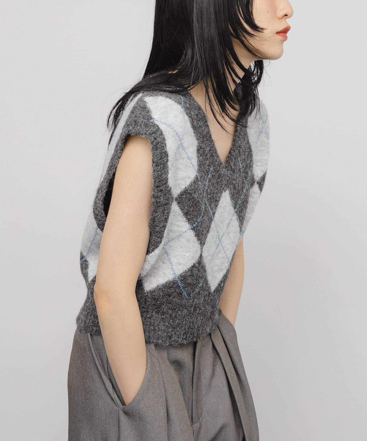 GRAY