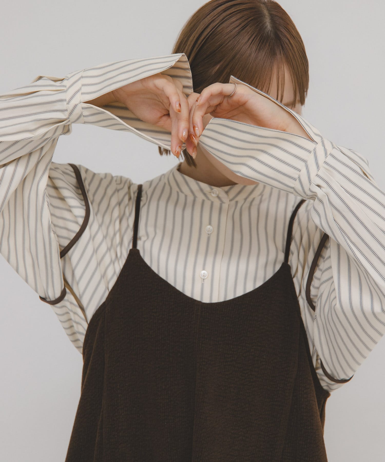 ヘムデザインクロップドシャツ