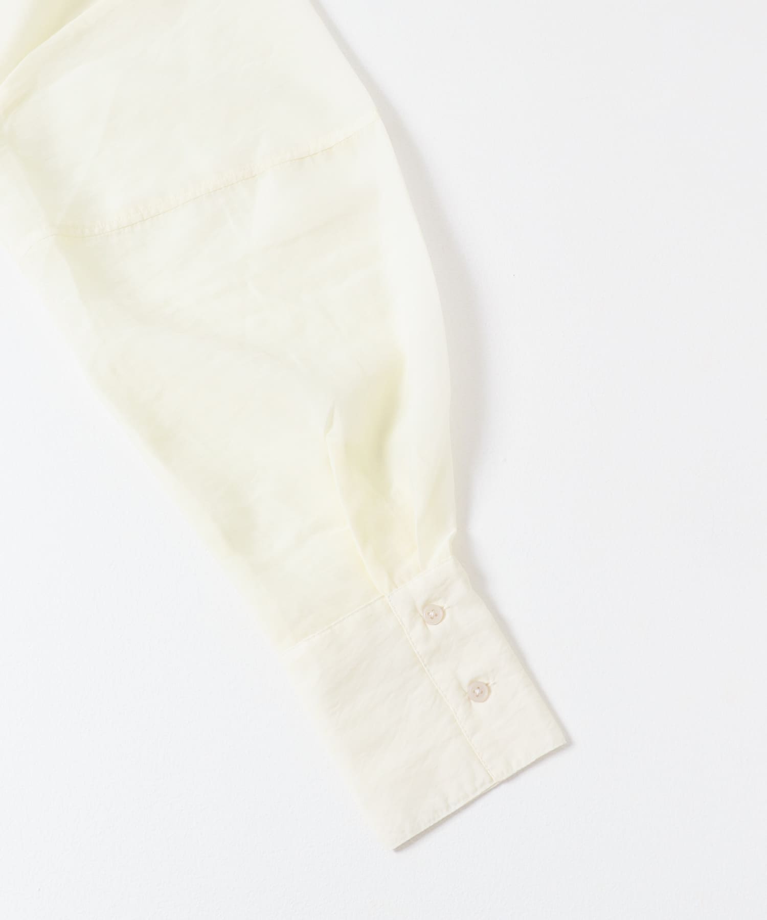 バックデザインシアーブラウス IVORY one