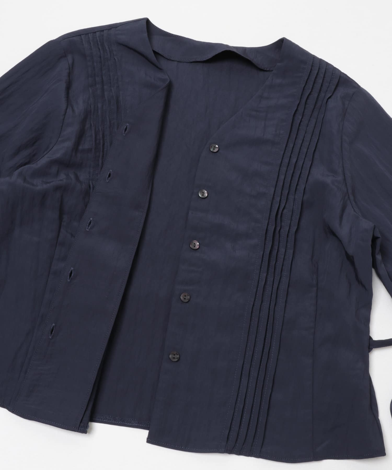 ピンタックVネックブラウス NAVY one