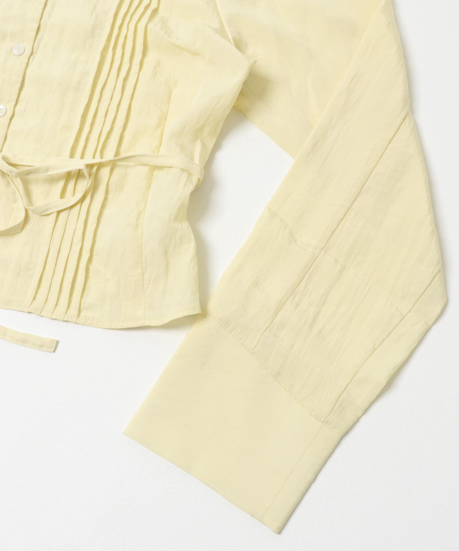 ピンタックVネックブラウス CREAM one