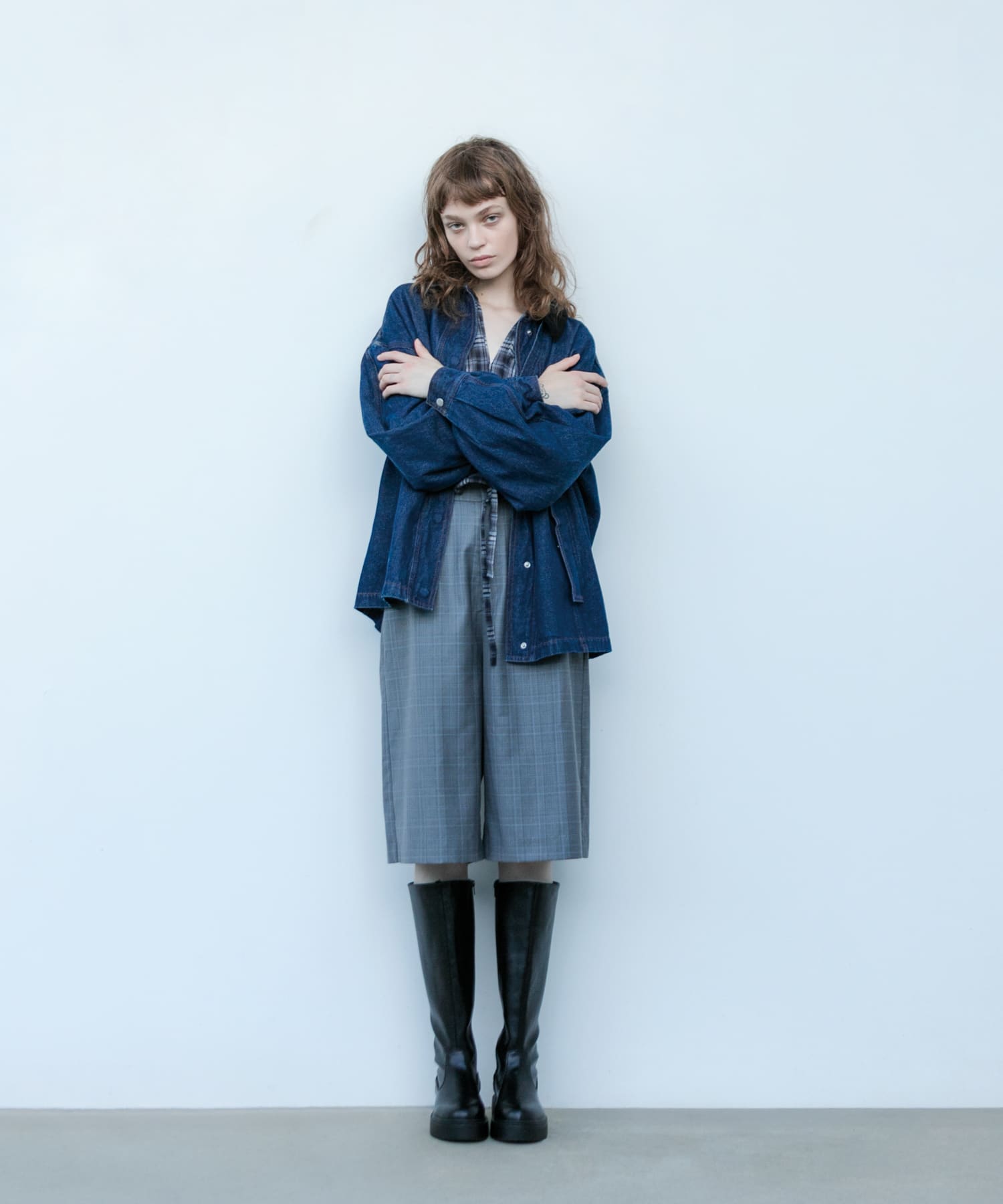 GRAY