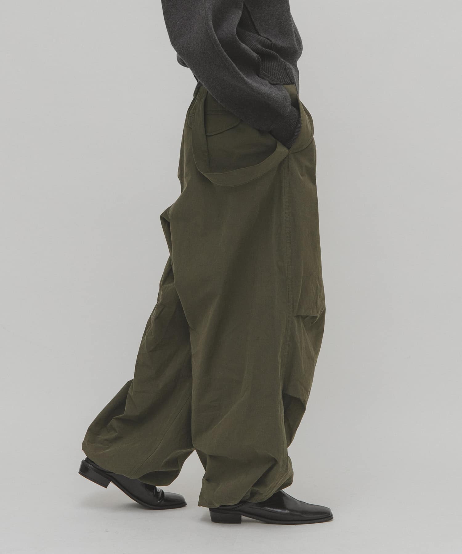 KHAKI
