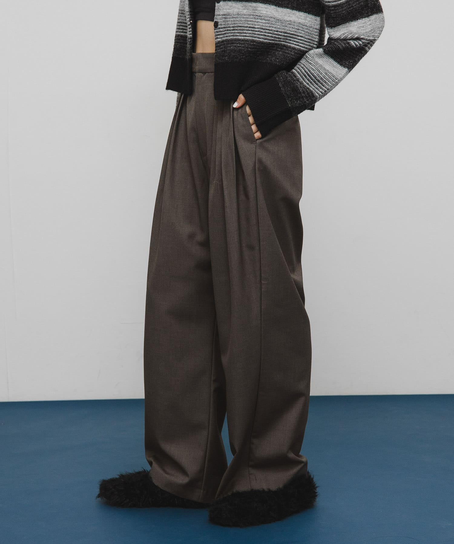 タックデザインスラックス