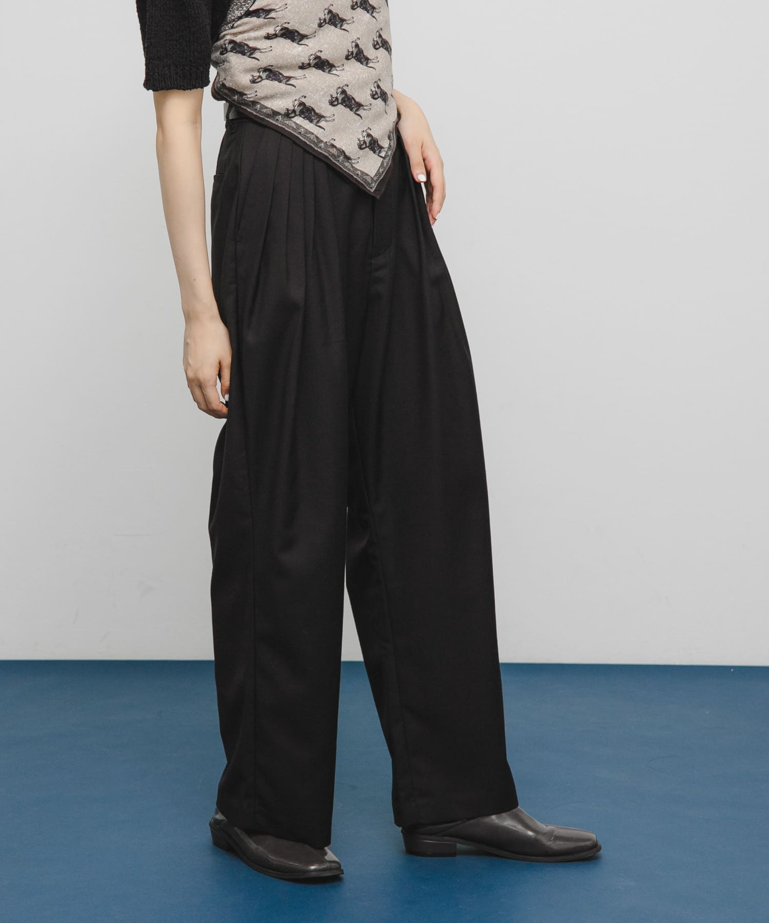 タックデザインスラックス