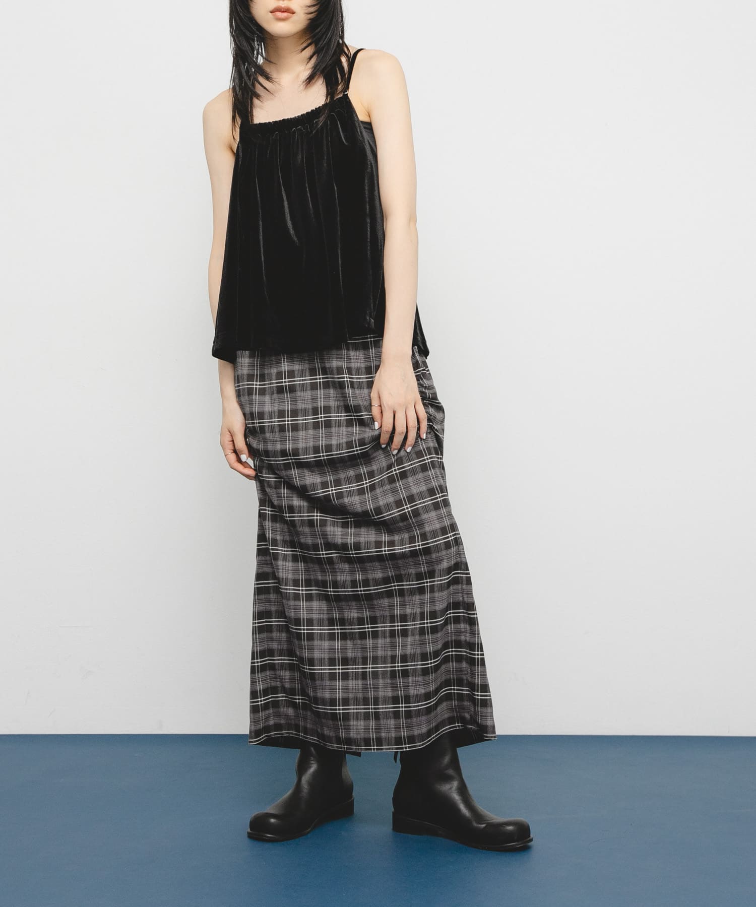 サイドデザインチェックスカート