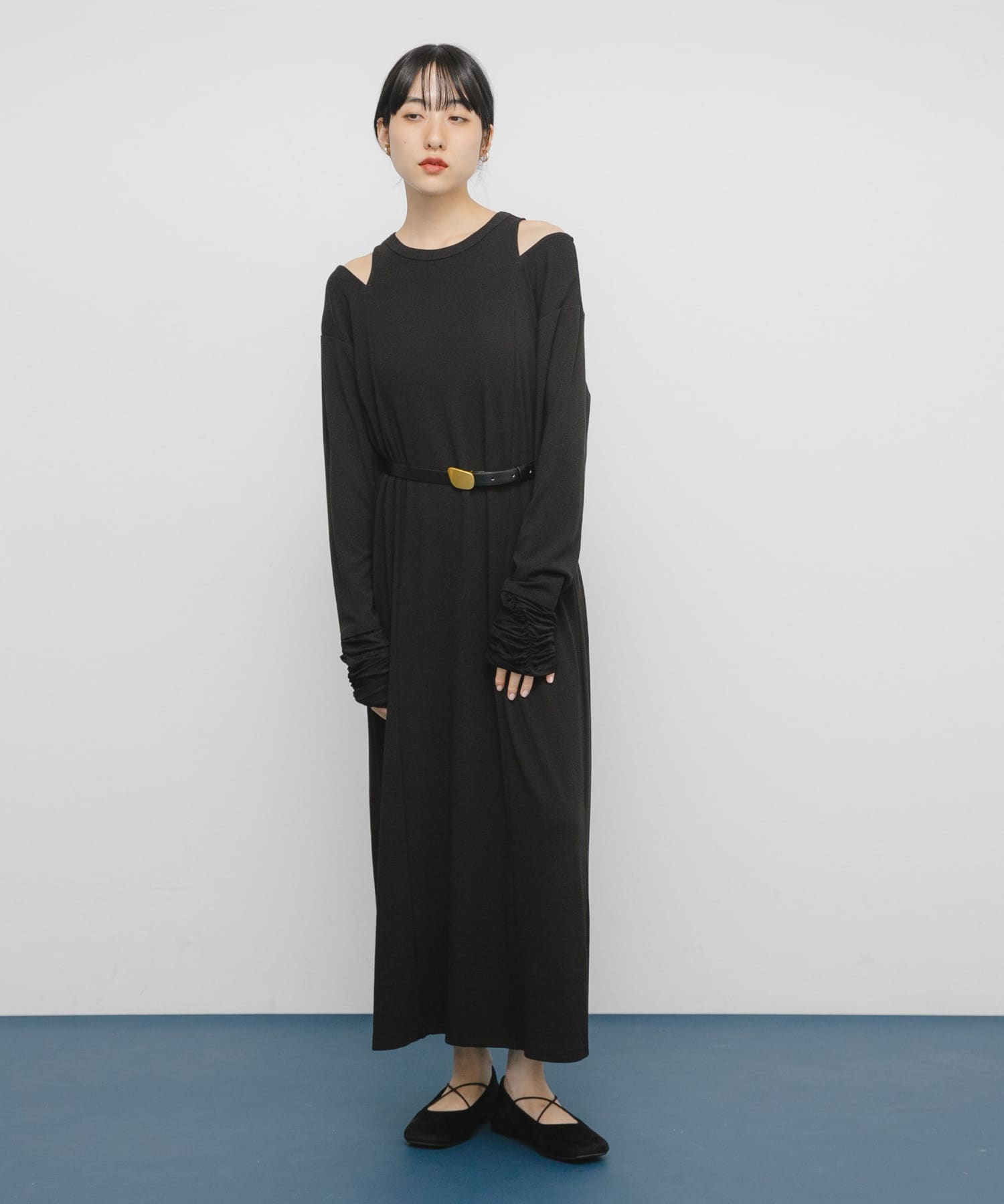 ショルダーカットワンピース