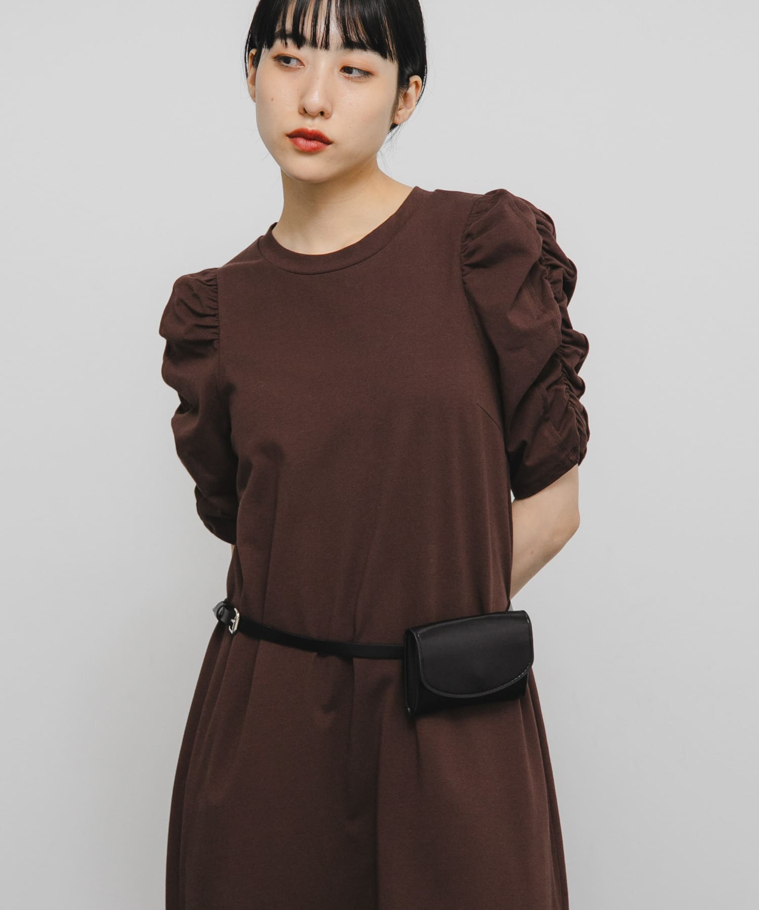 シャーリングスリーブカットワンピース(one BROWN): ワンピース｜URBAN