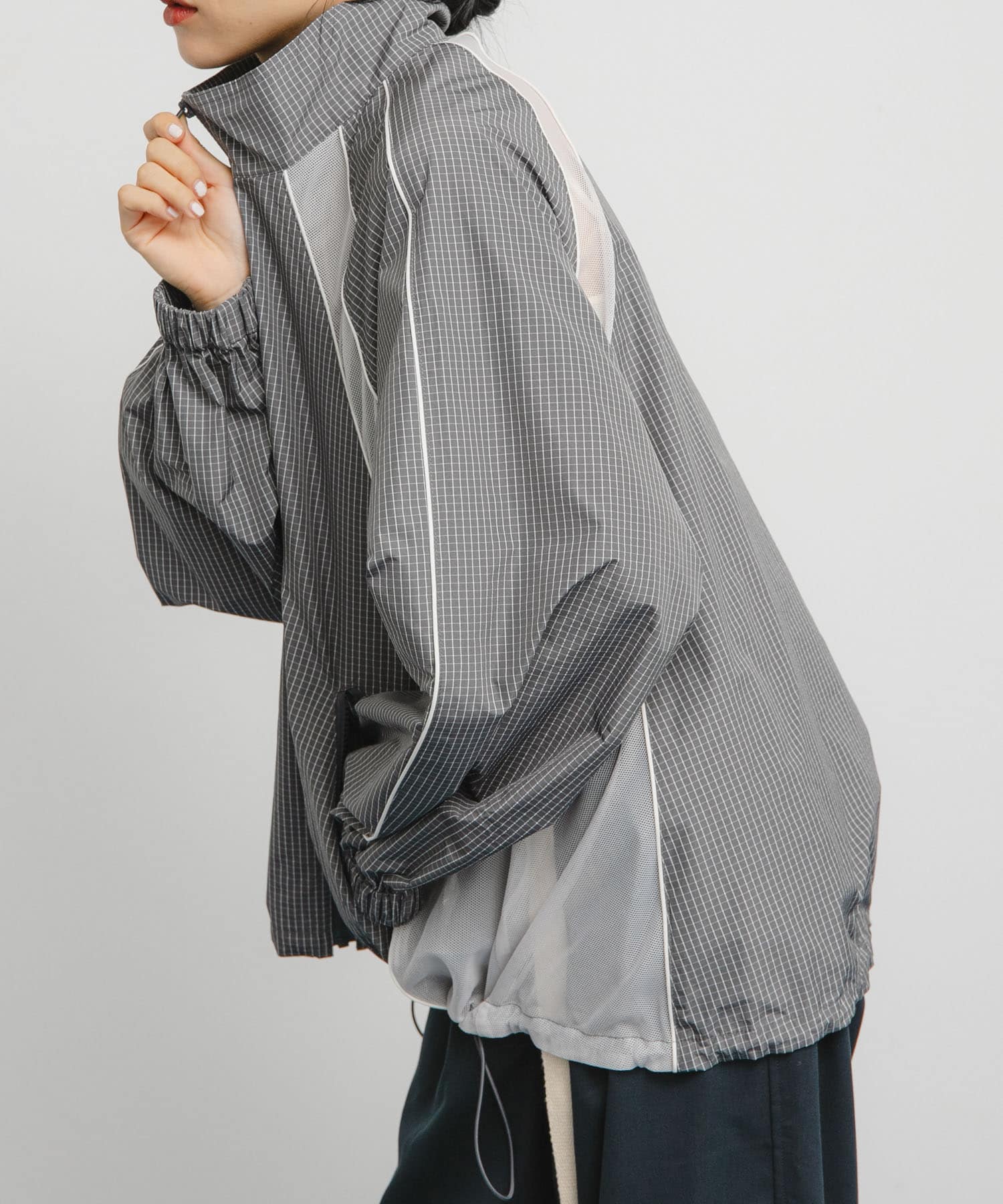 GRAY