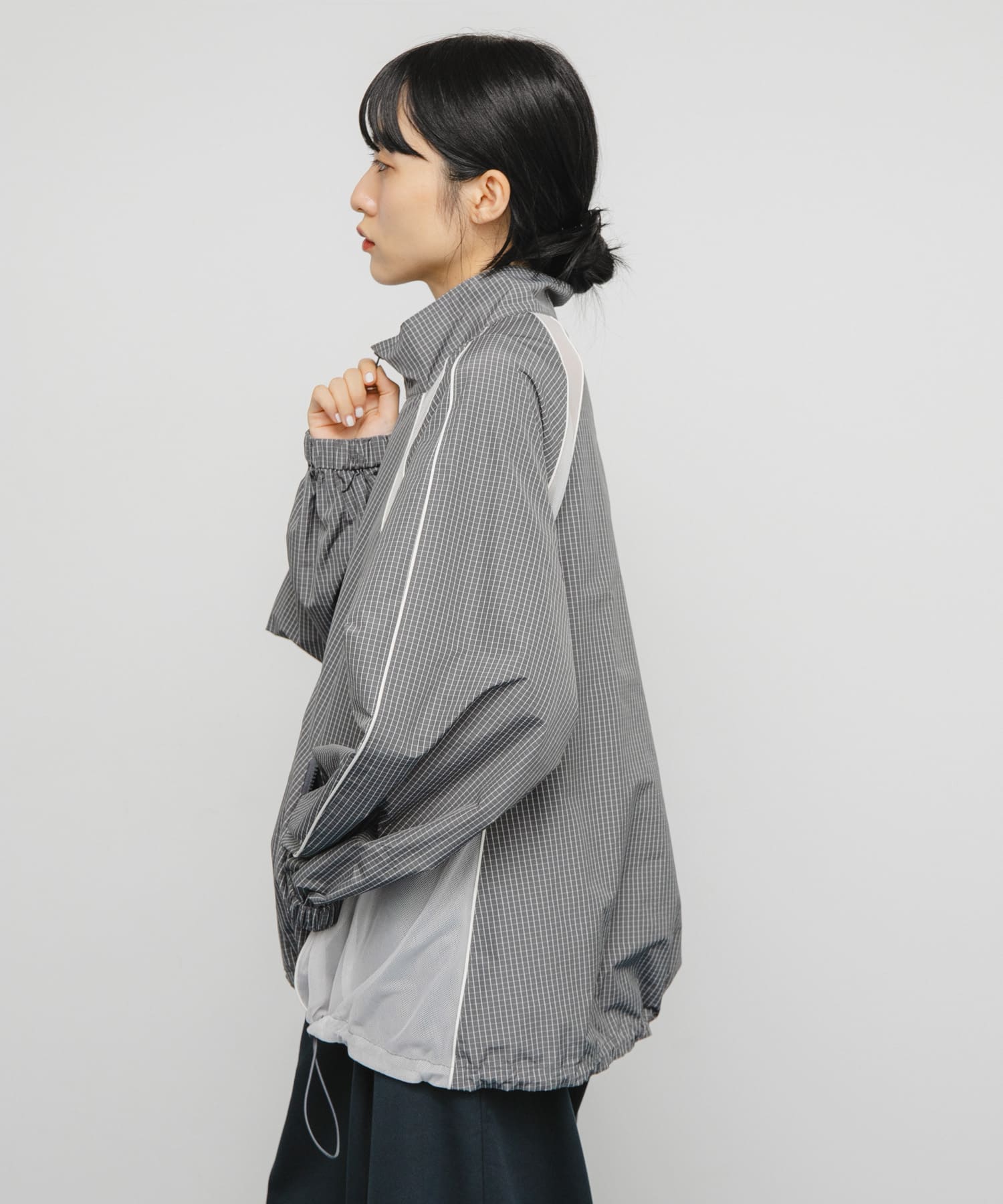 GRAY