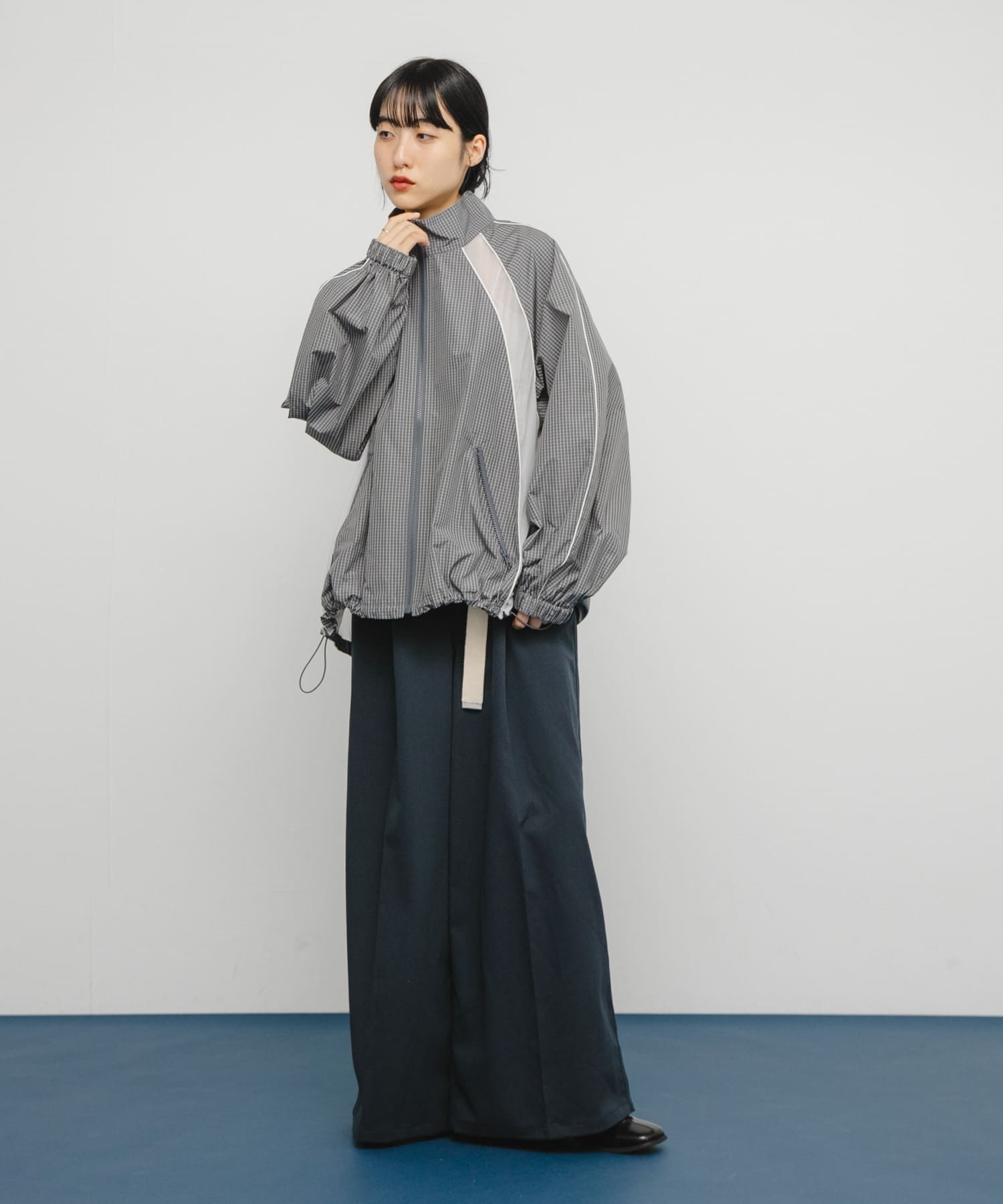 GRAY