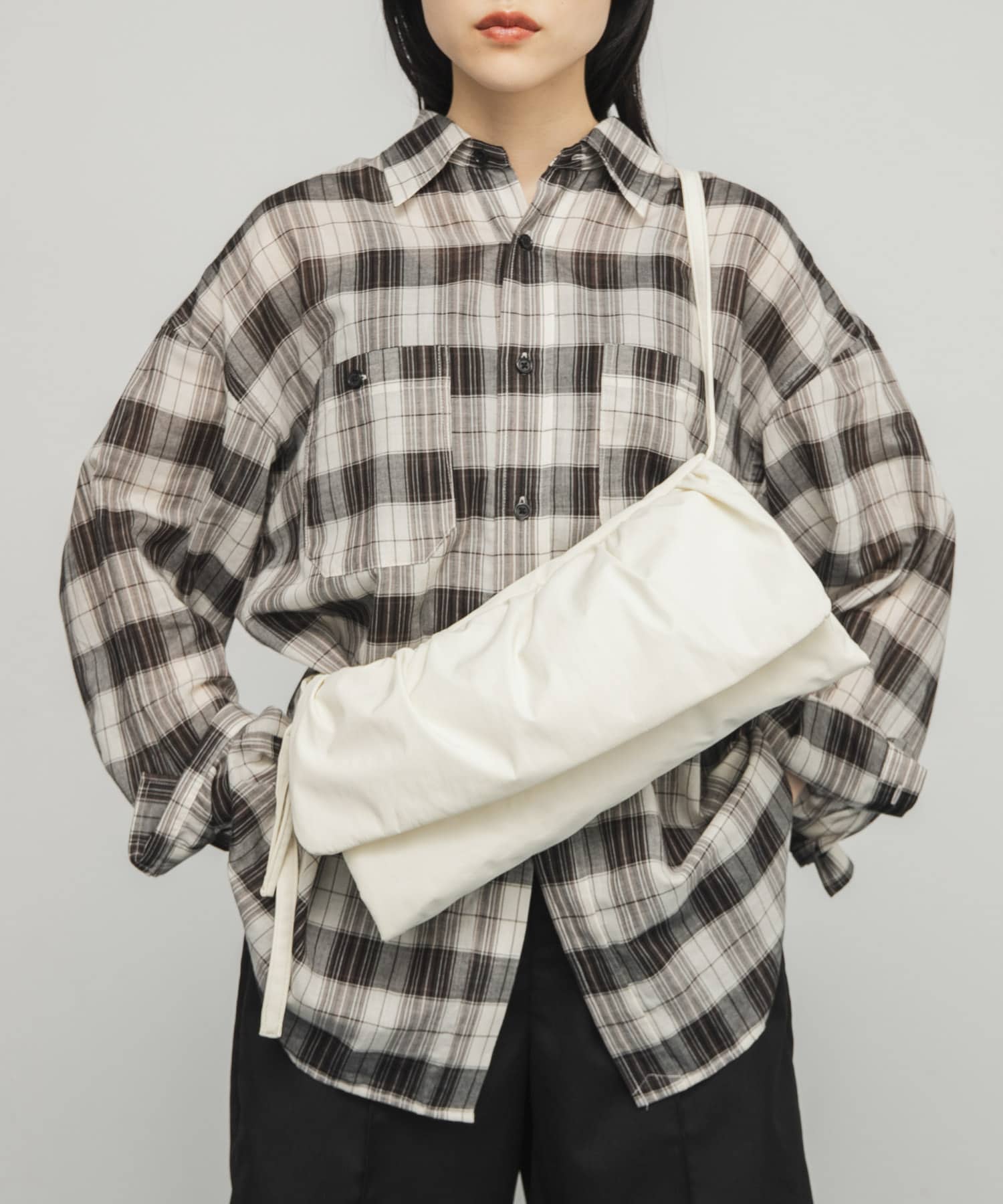ナイロンギャザーフラップBAG IVORY one