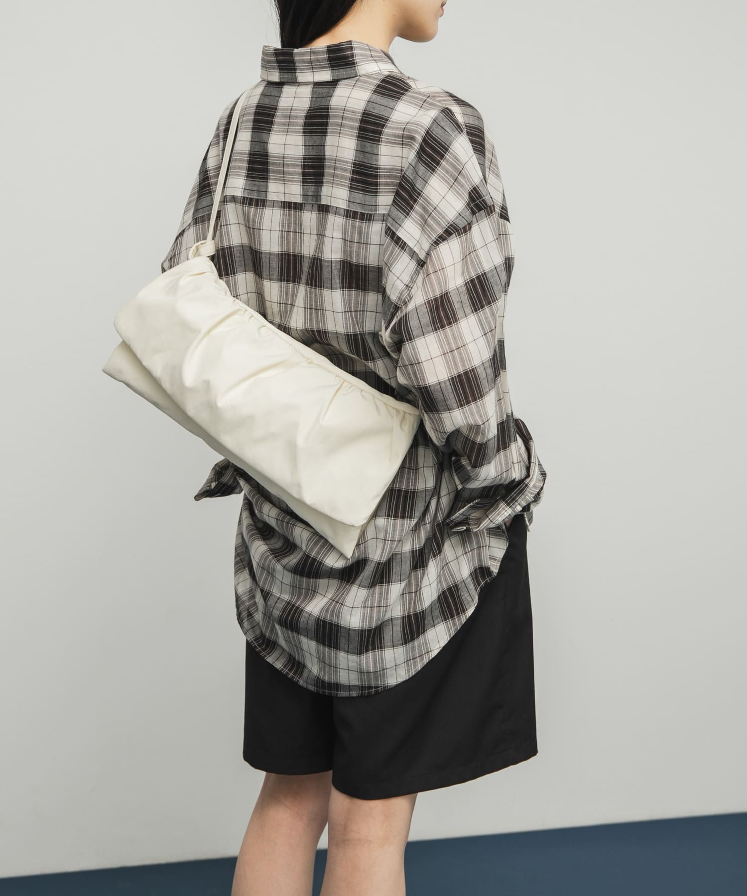 ナイロンギャザーフラップBAG IVORY one