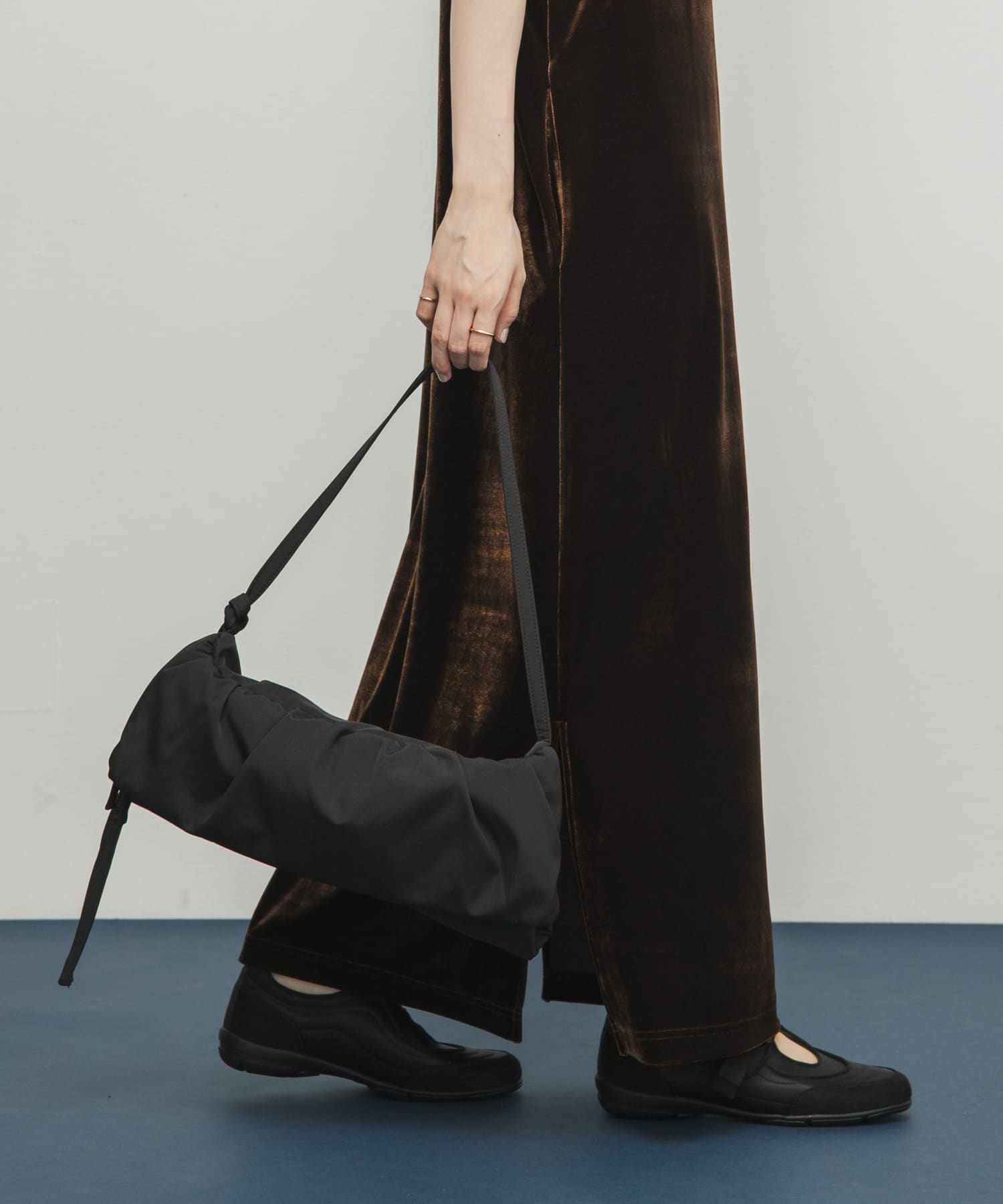 ナイロンギャザーフラップBAG BLACK one