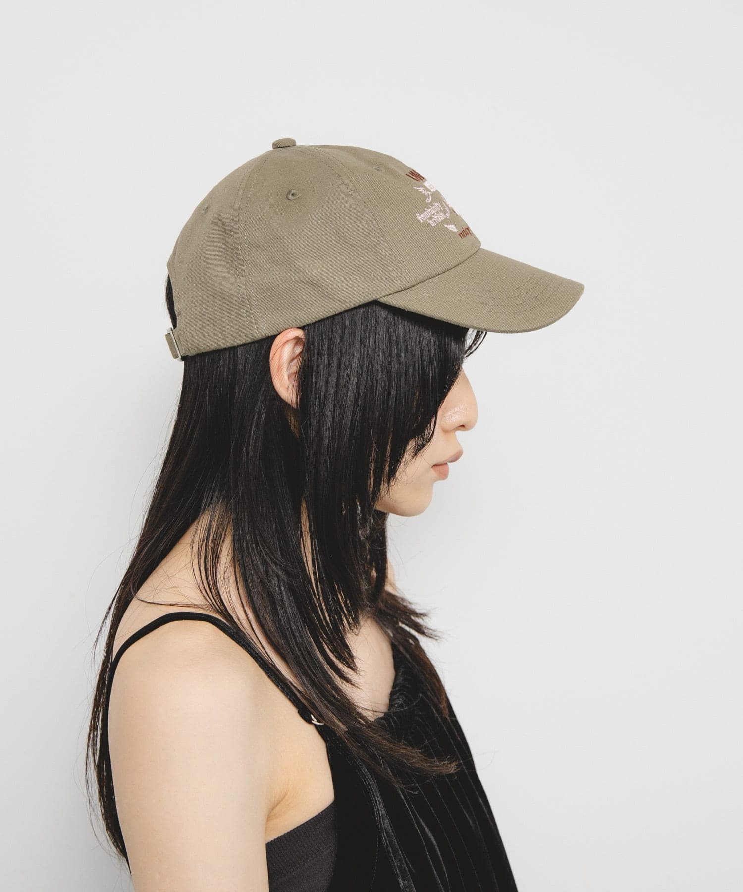 バイカラーエンブロイダリーCAP MOSS GREEN one