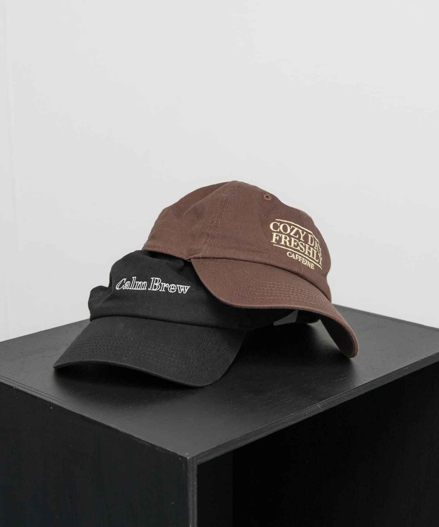 カフェロゴエンブロイダリーCAP BROWN one