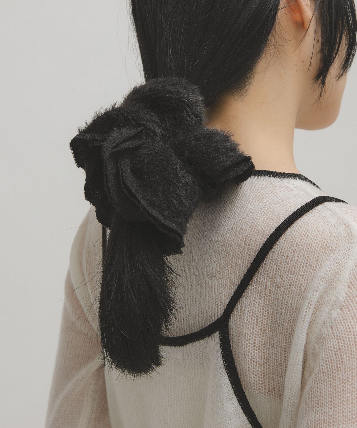 ダブルフェザーシュシュ BLACK one