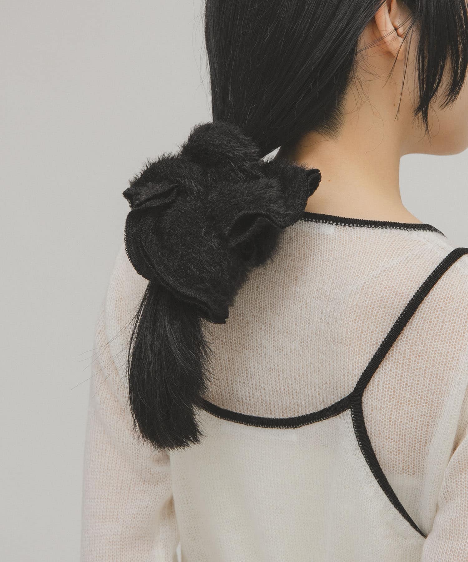 ダブルフェザーシュシュ BLACK one