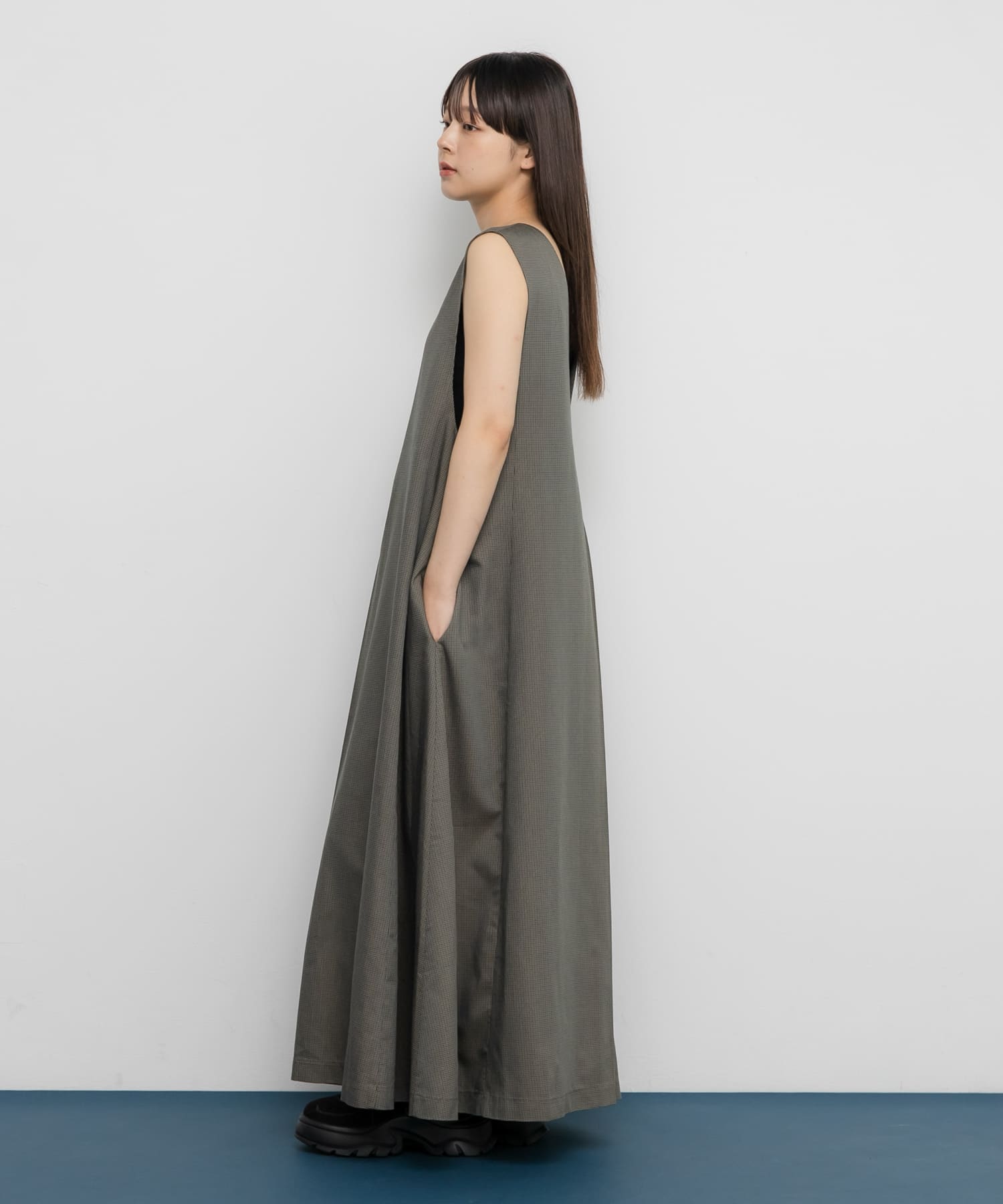 BROWN×BLU