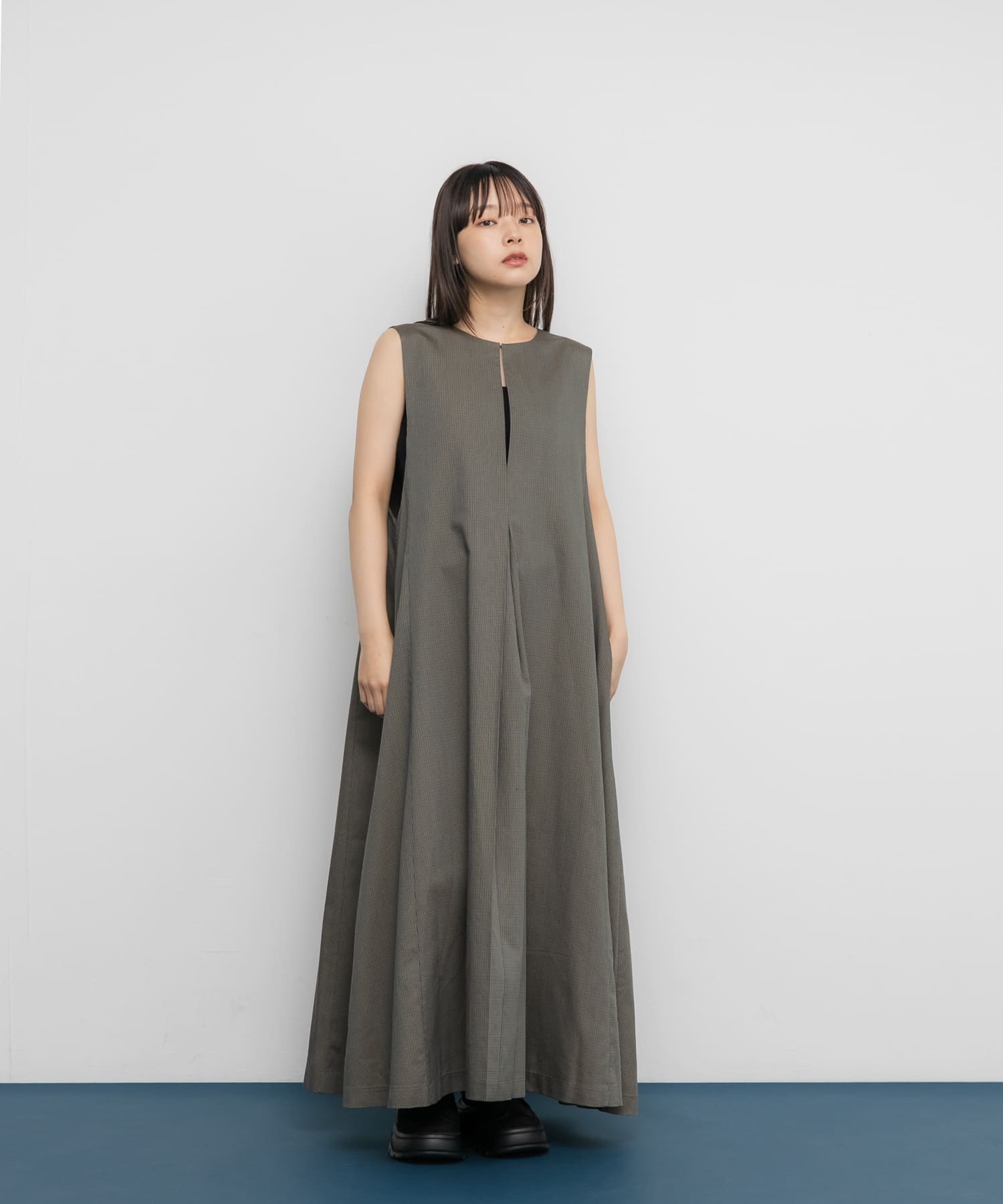 BROWN×BLU