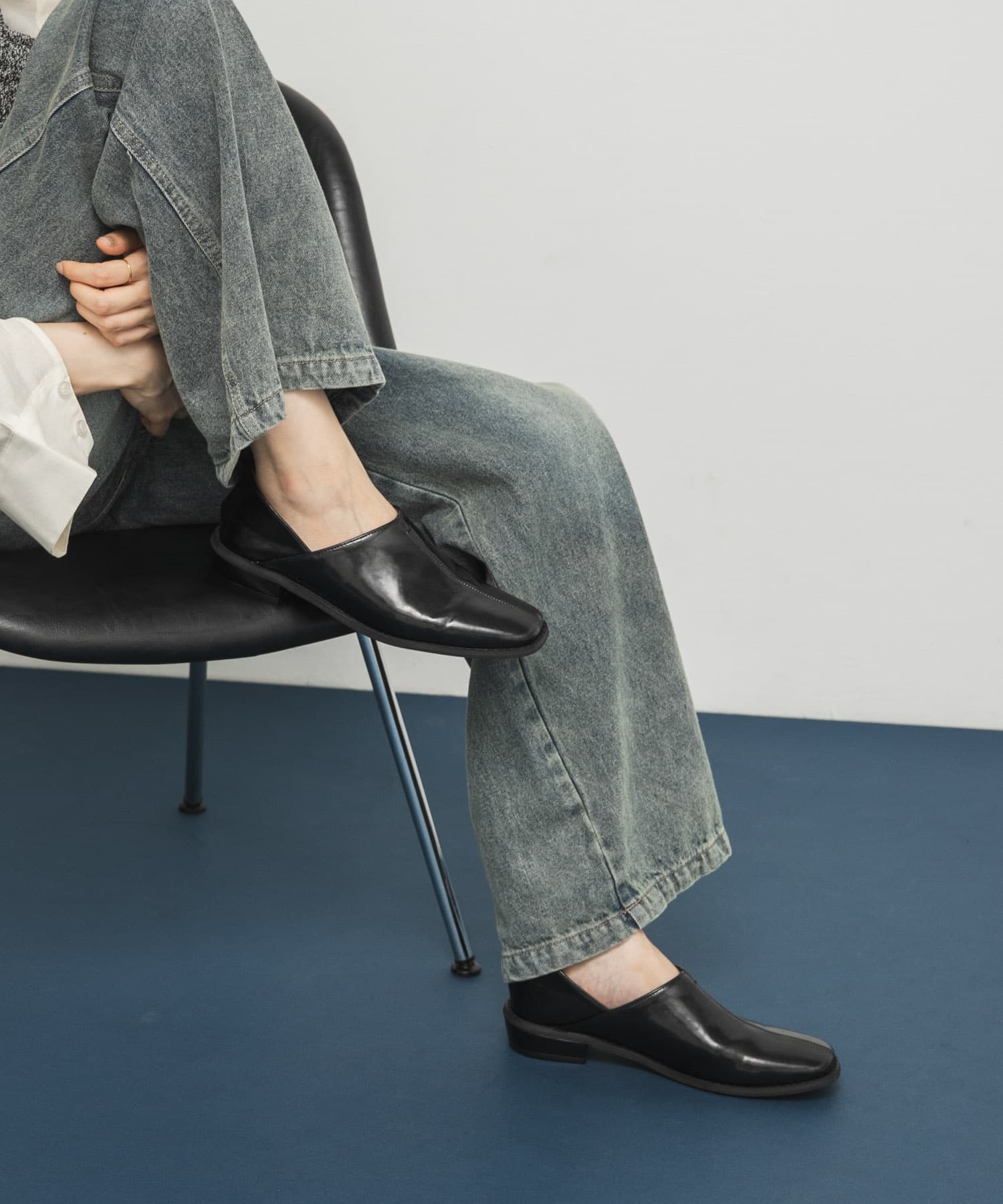 センターステッチスクエアトゥスライドシューズ BLACK 36