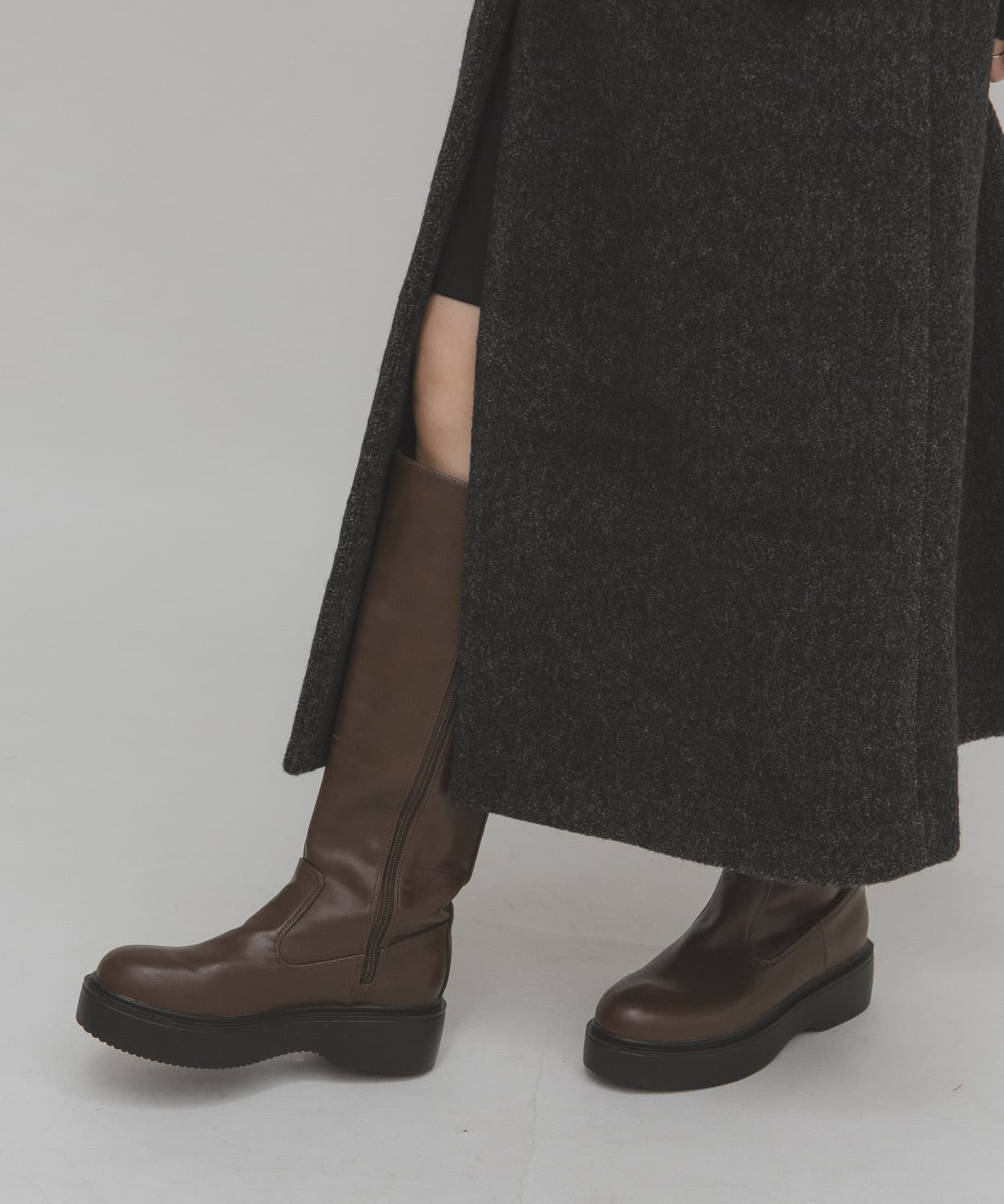 プラットフォームロングブーツ