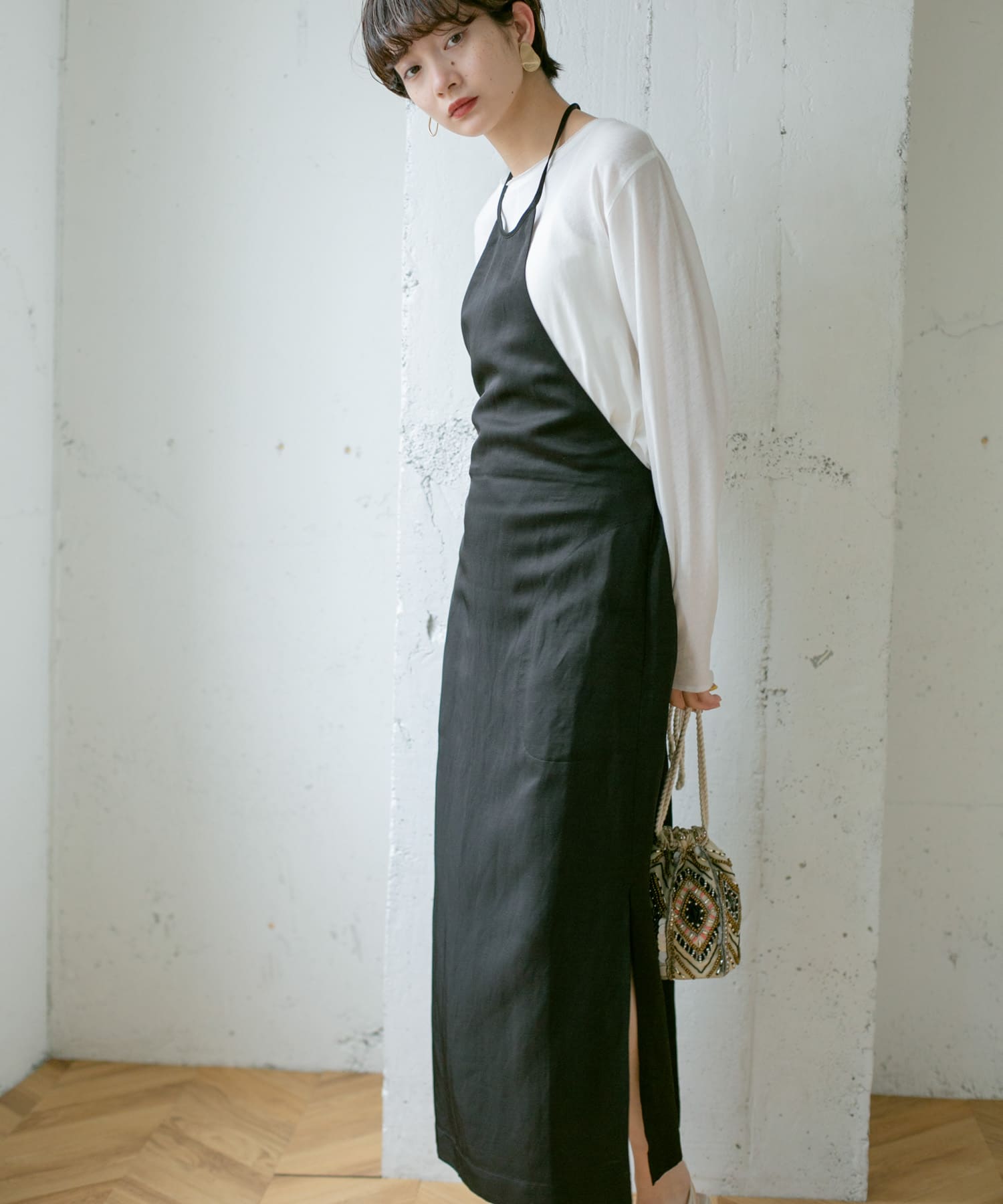 エプロンネックワンピース∴ BLACK one