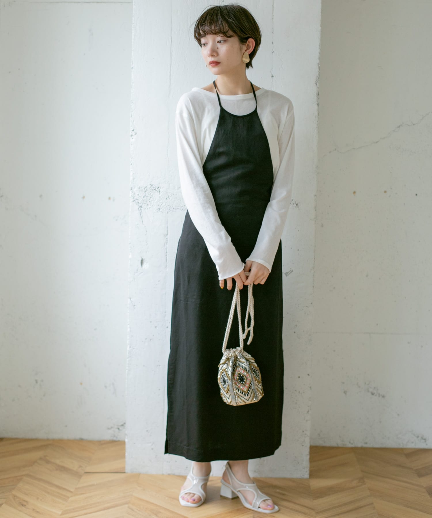 エプロンネックワンピース∴ BLACK one