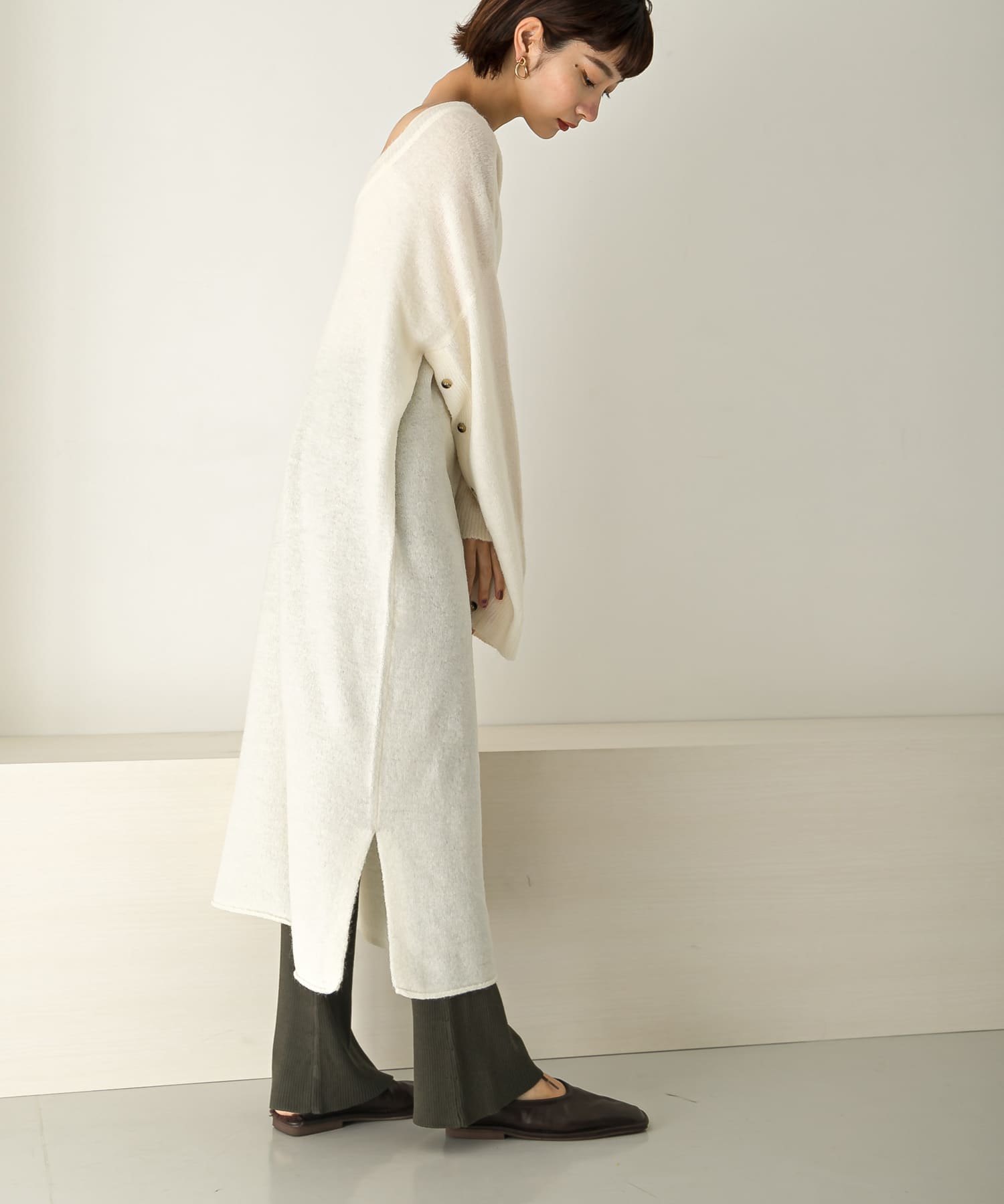 2WAYボタンスリーブニットワンピース∴ OFF one