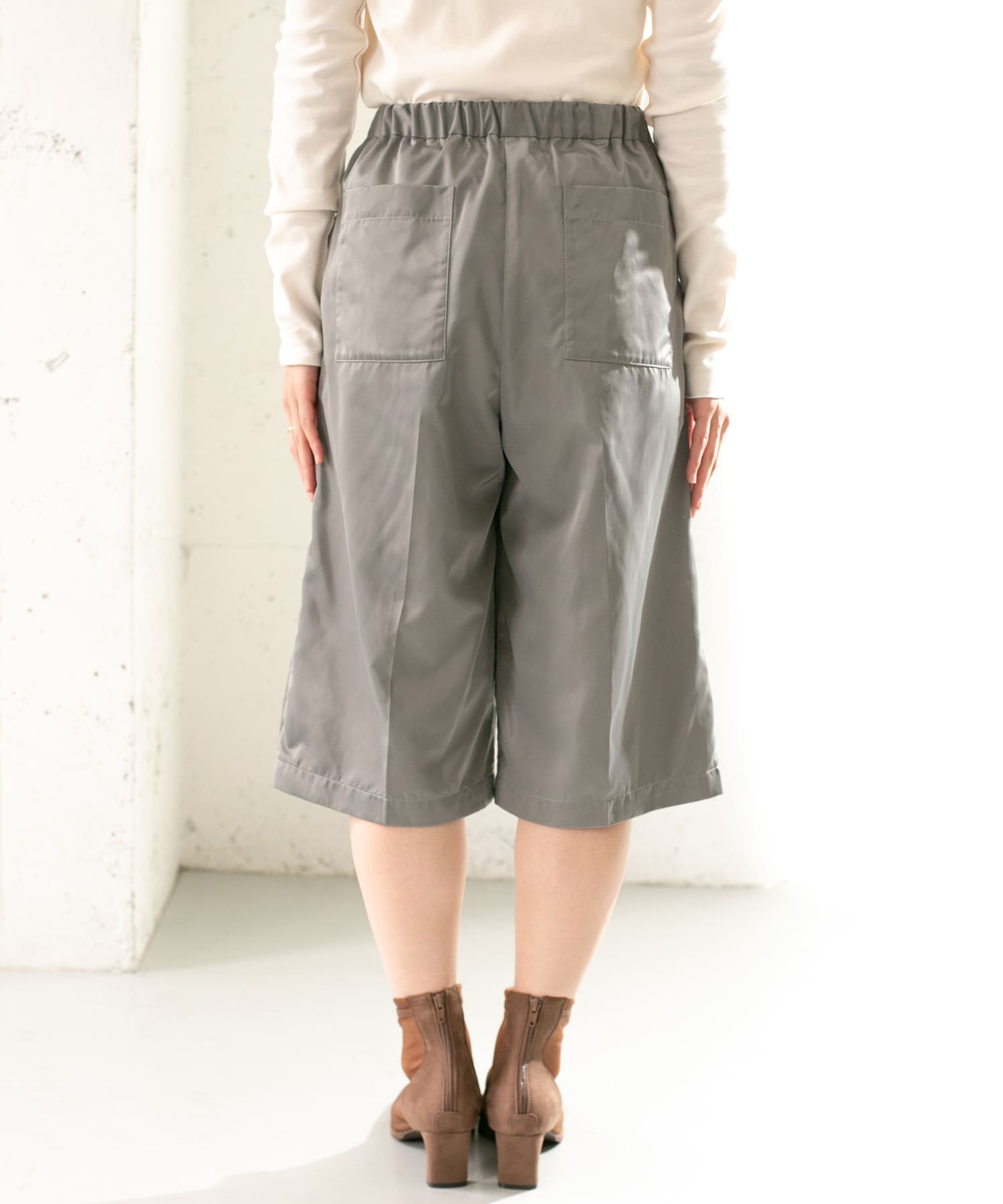 シャイニーミディパンツ KHAKI one