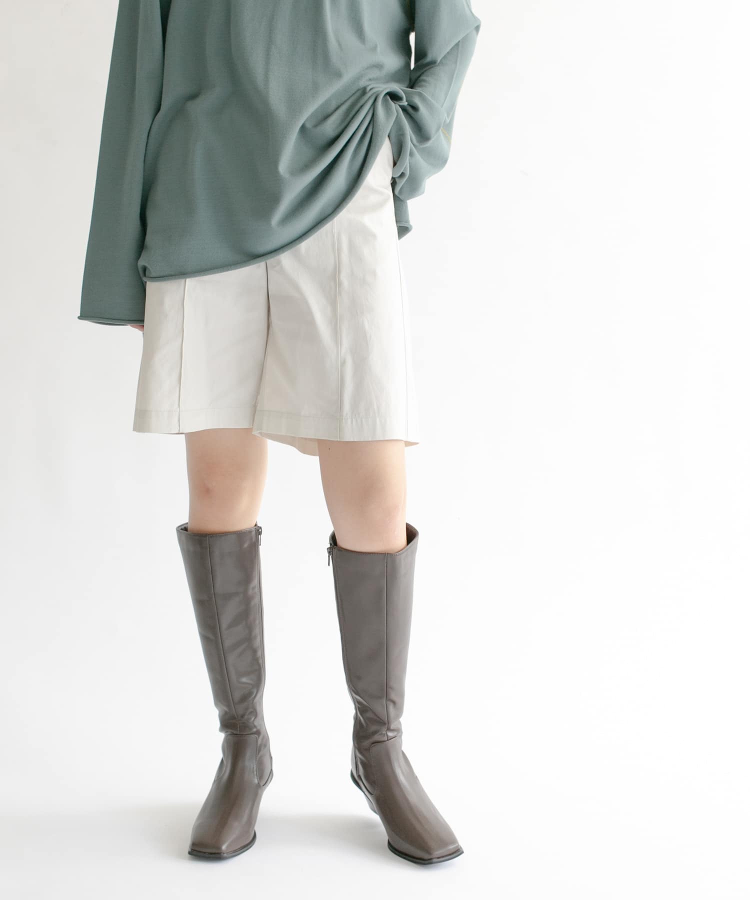 ハイウエストコーティングショートパンツ IVORY one