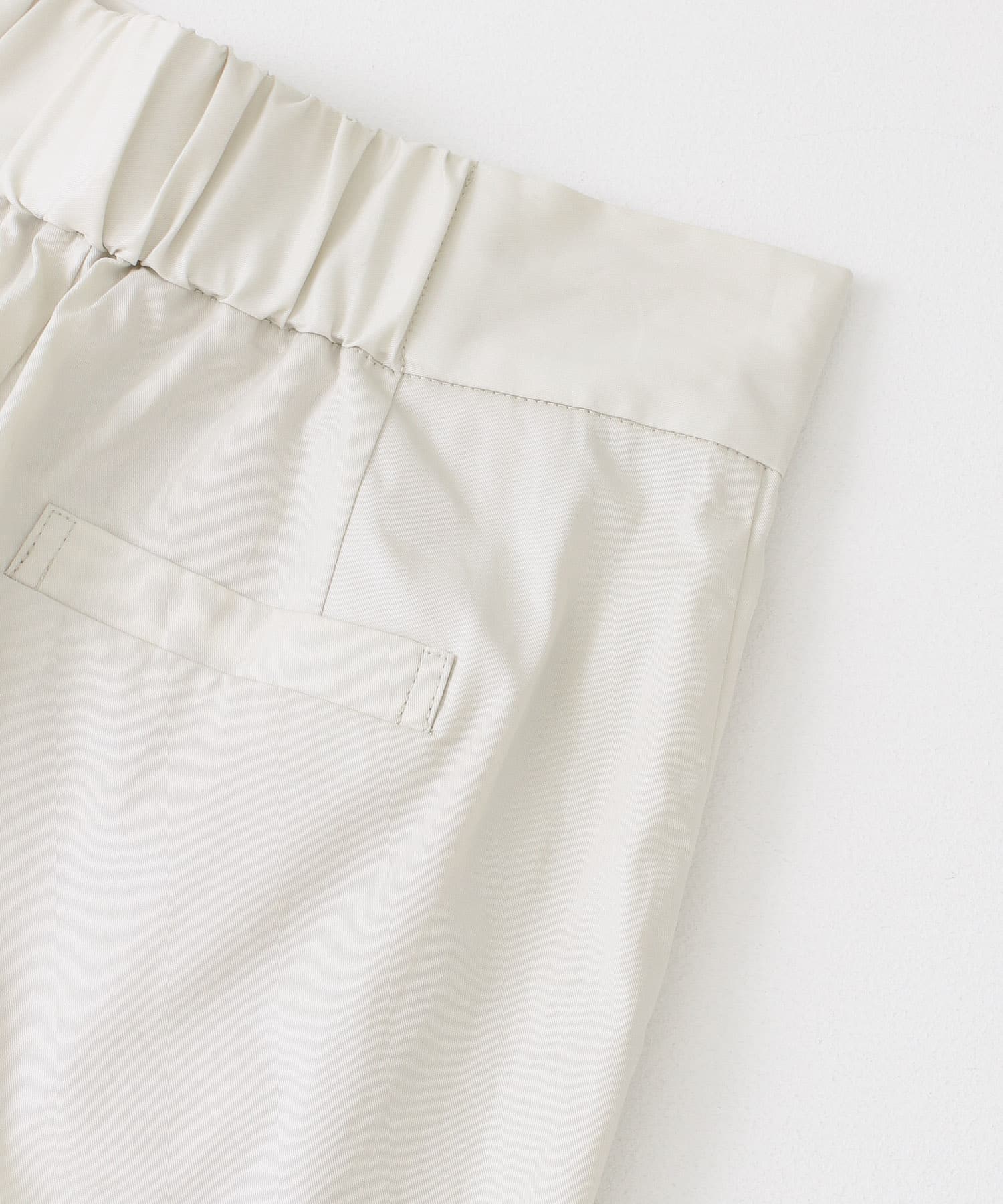 ハイウエストコーティングショートパンツ IVORY one