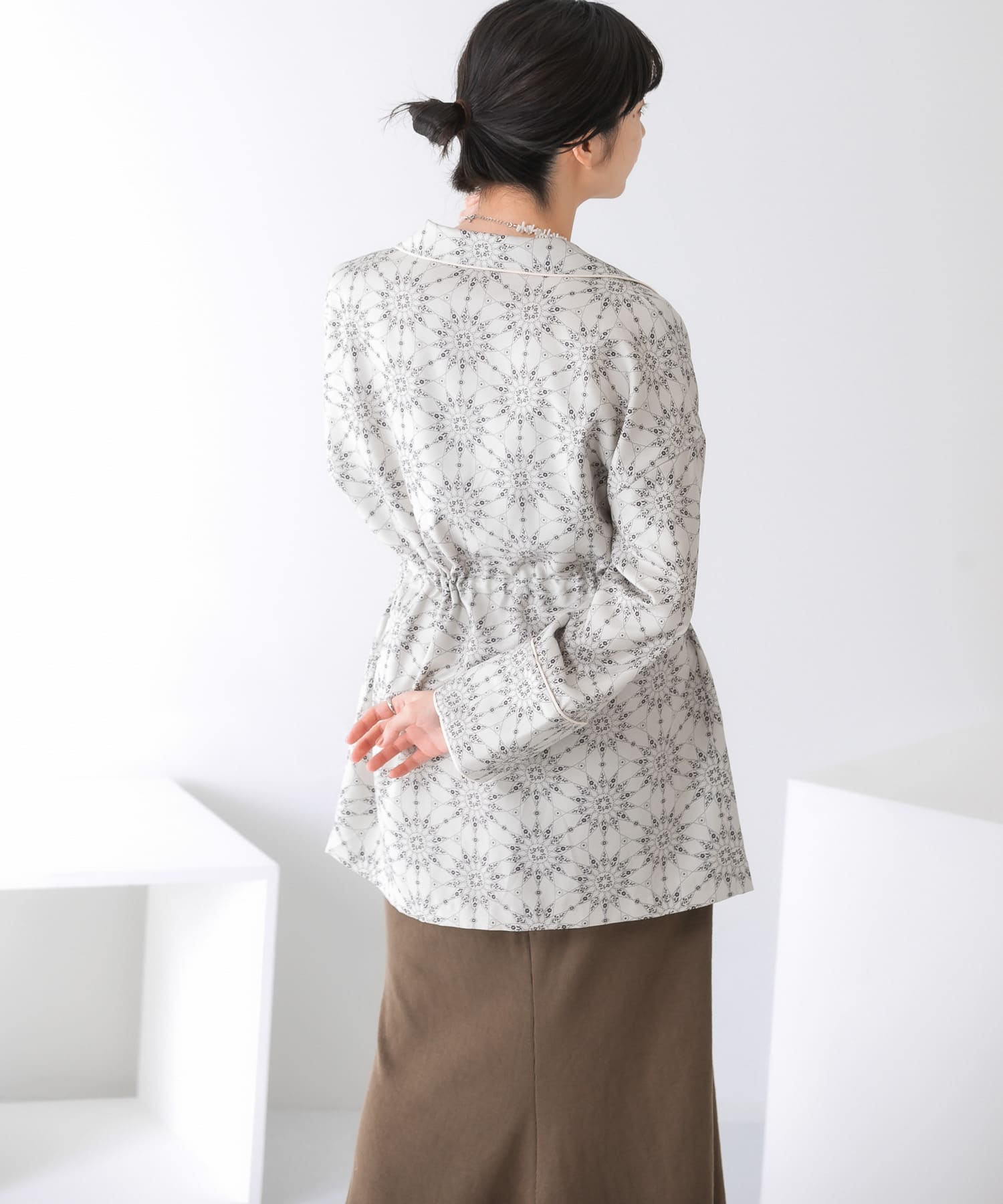 ドロストプリントガウン BEIGE one