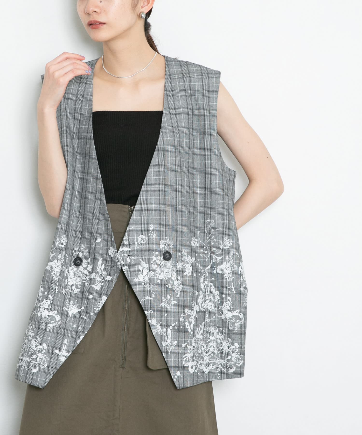GRAY