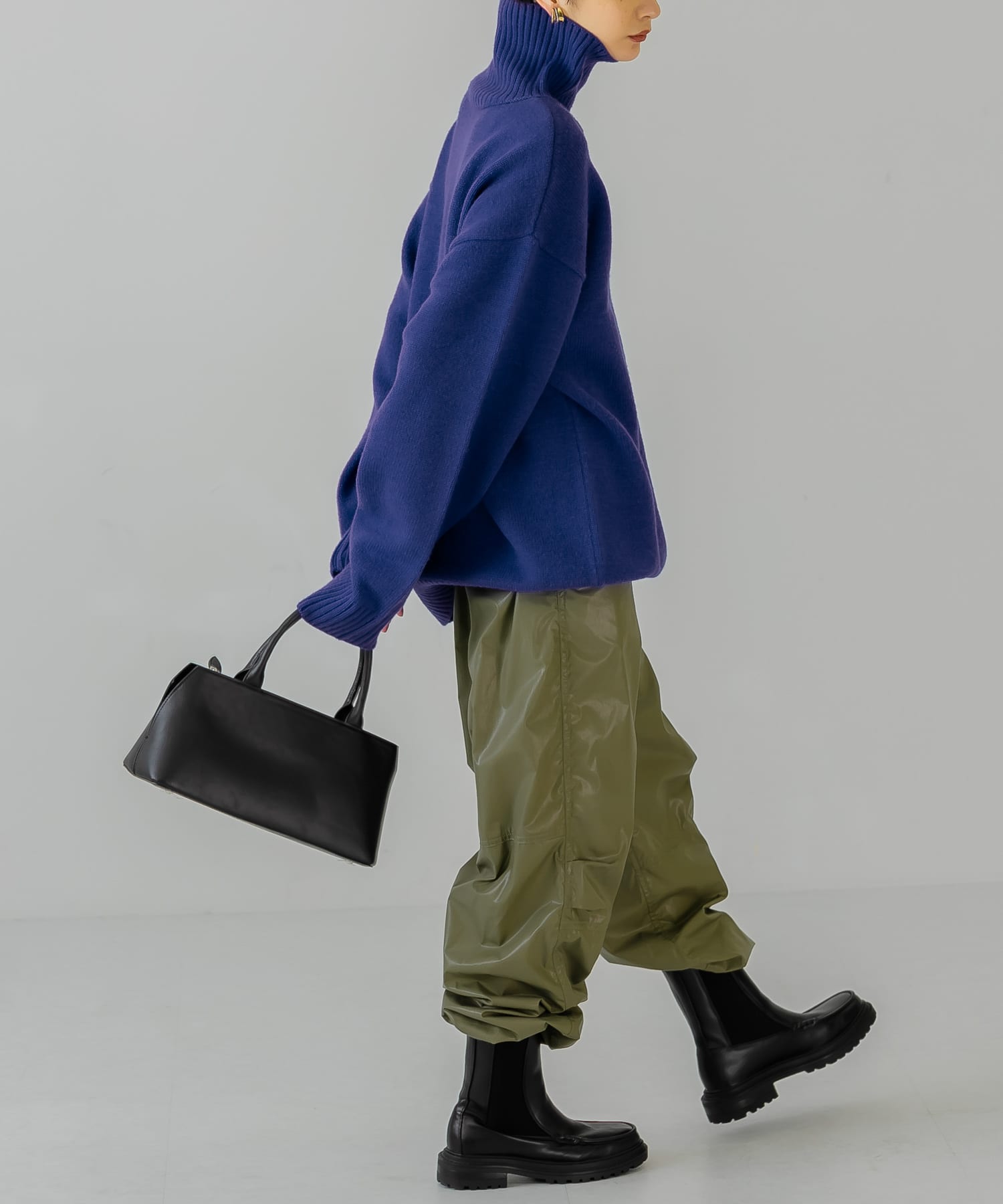 KHAKI