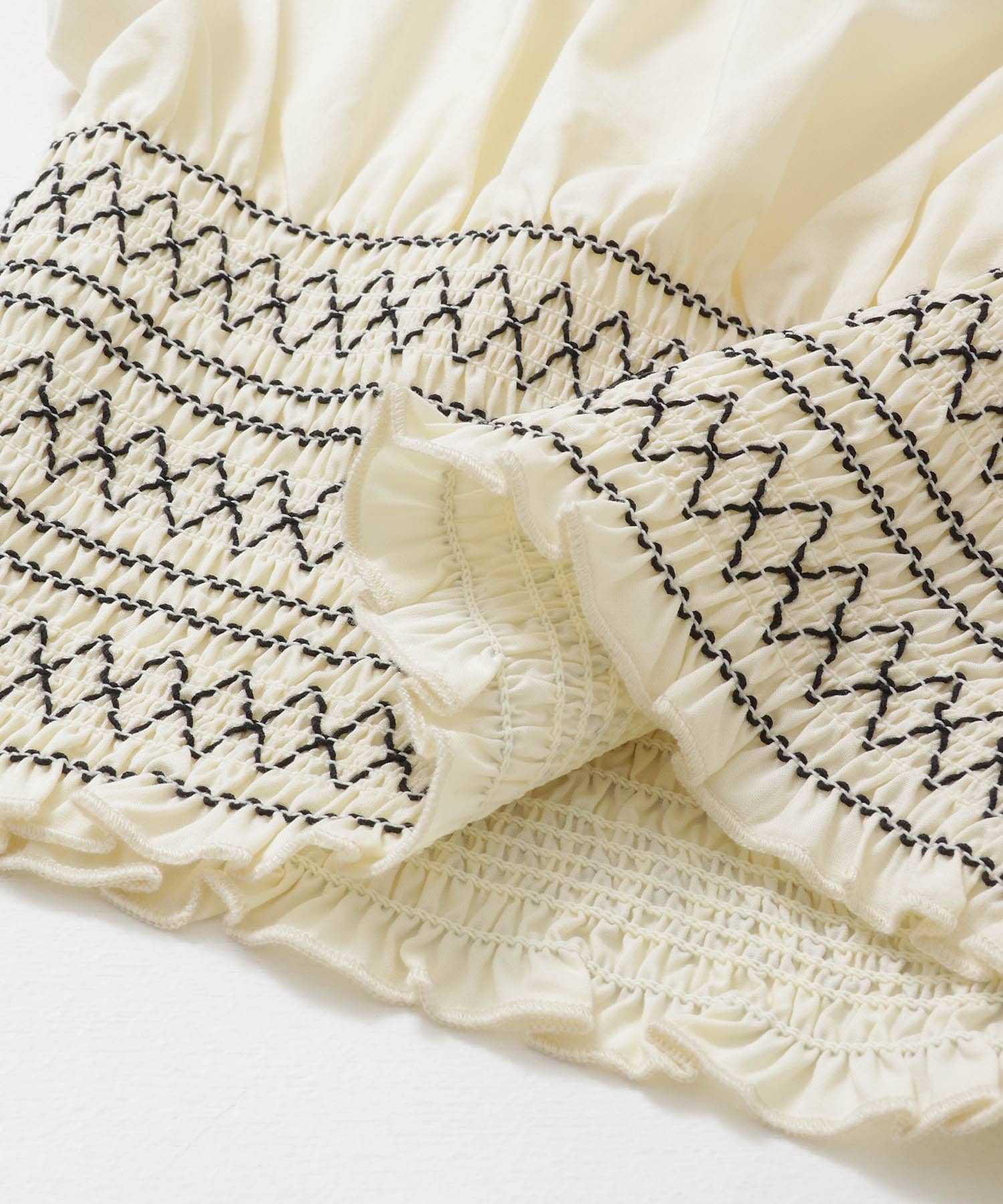 スモッキングミニトップス IVORY one