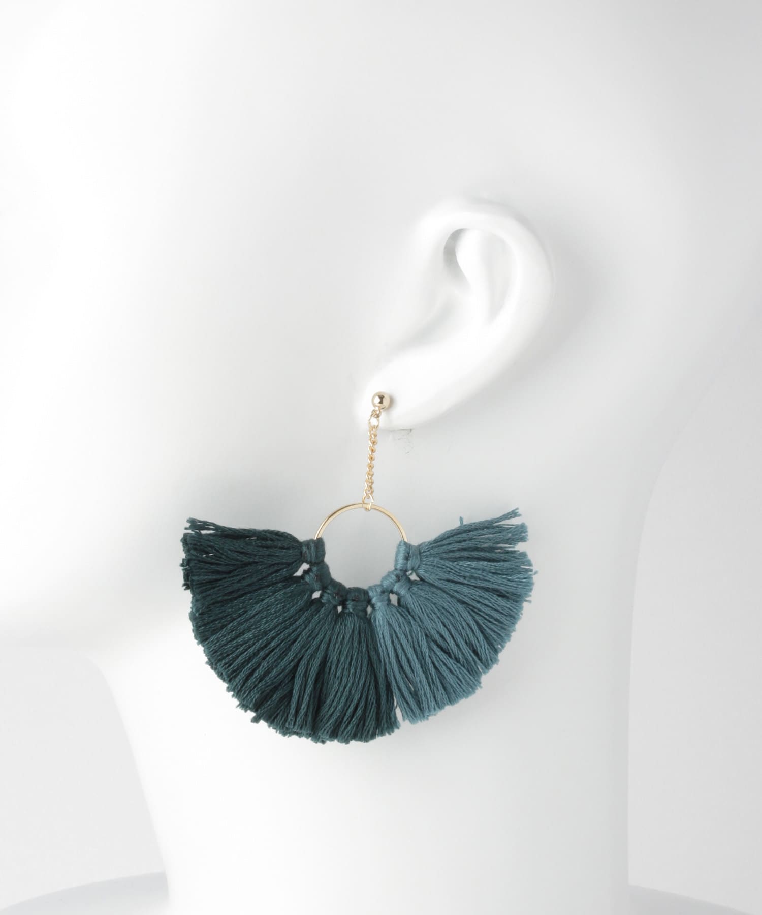 ボリュームタッセルピアス∴ D.GRY/GRN one