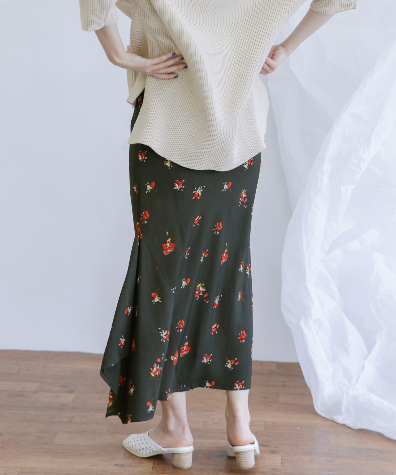 フラワーイレヘムバイアススカート∴
