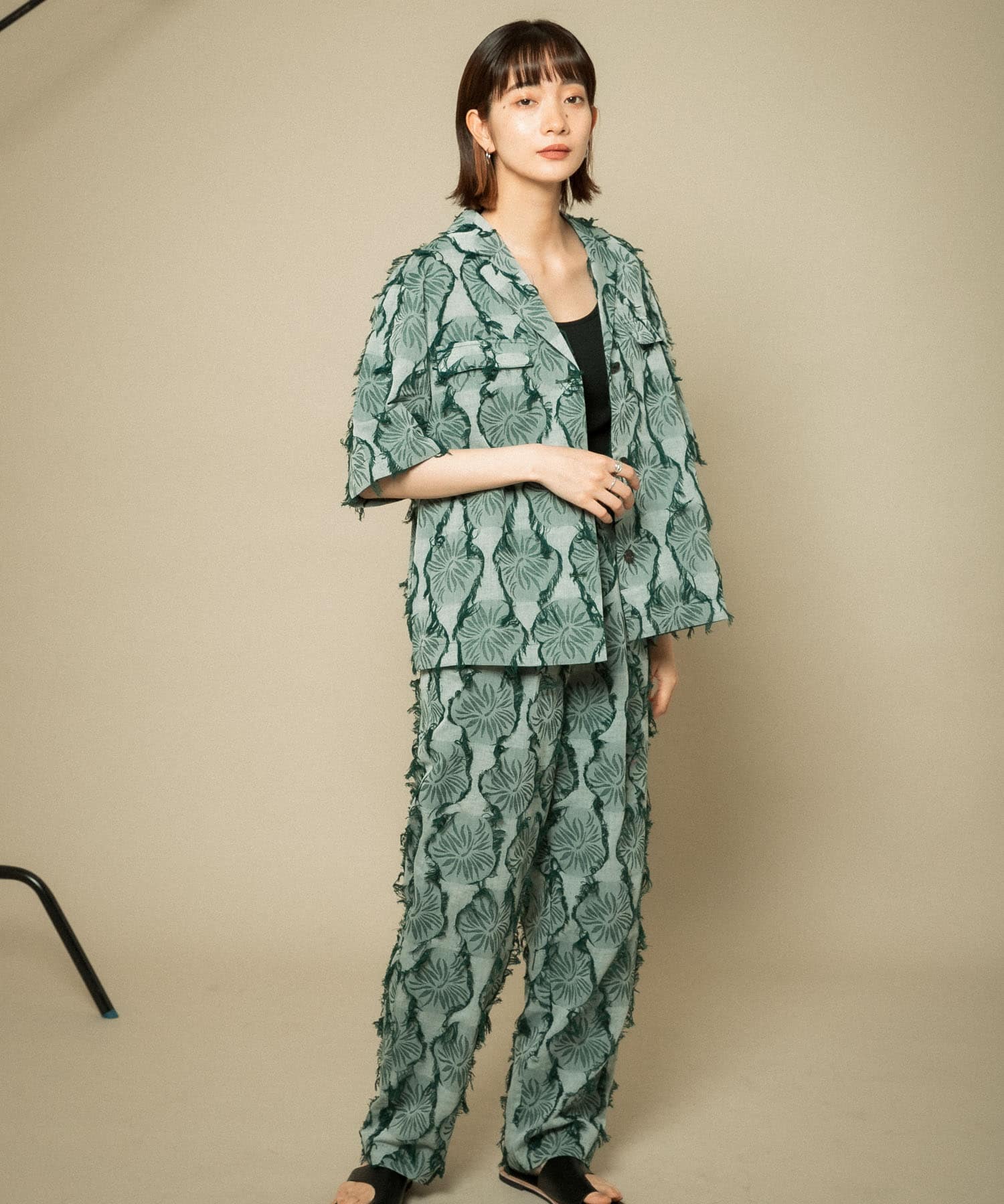 GREEN