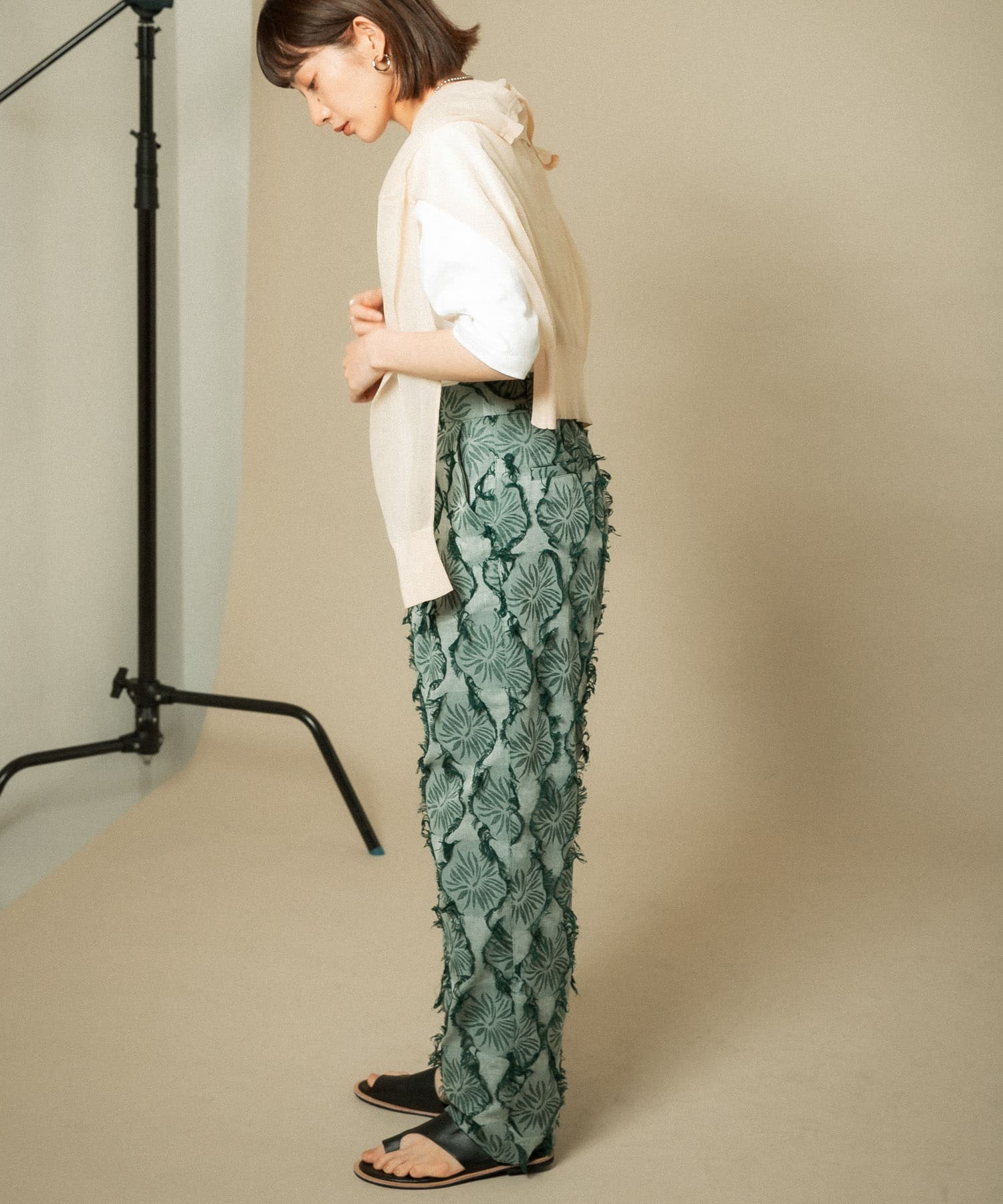 GREEN