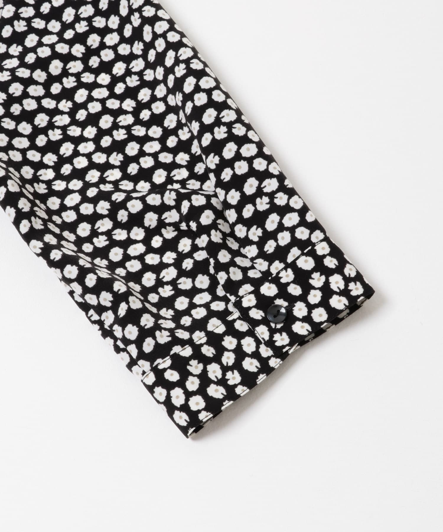 『WEB限定』オープンカラーワンピース BLACK one