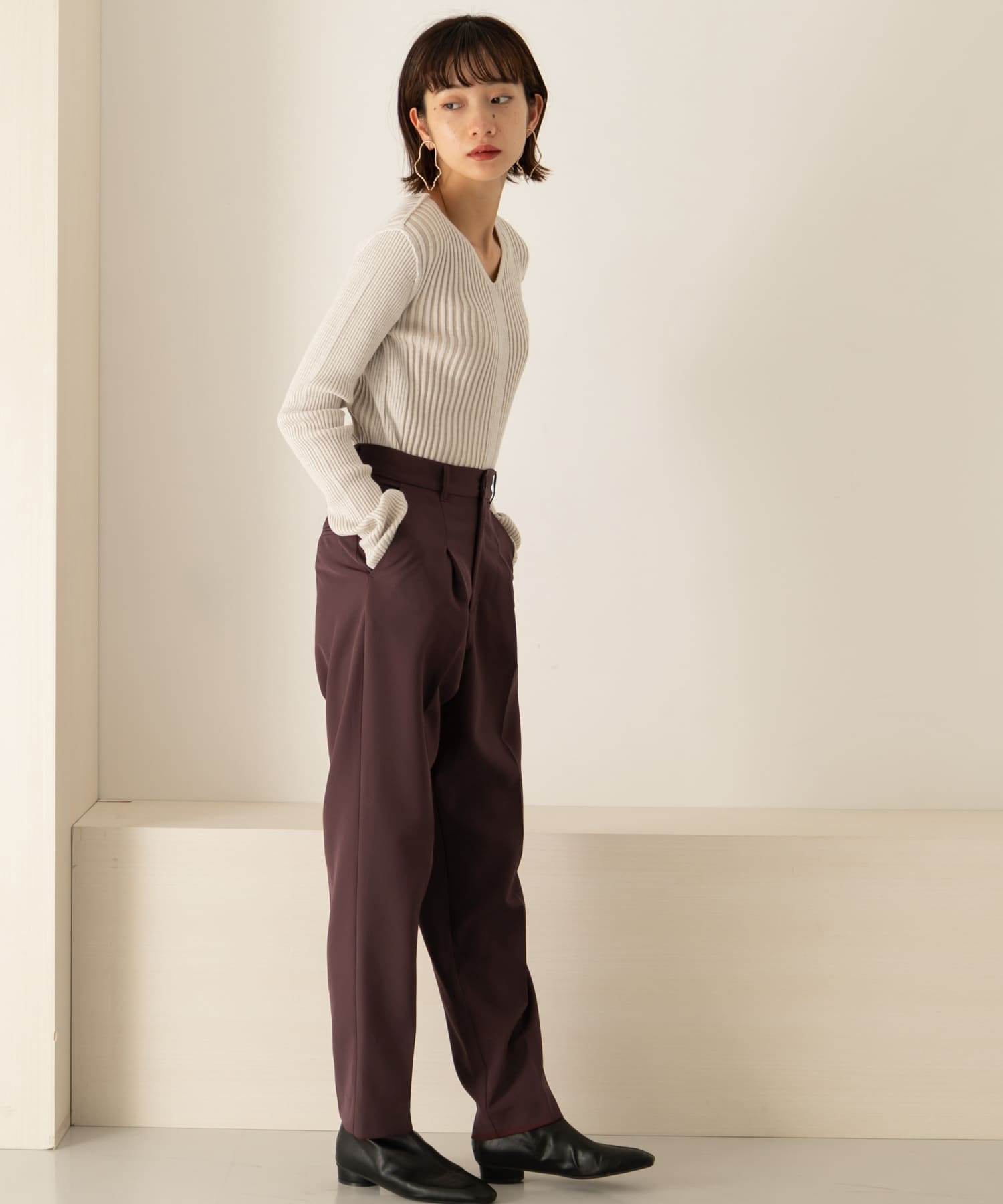 illi　ワンタックスリムテーパードパンツ BERRY 36
