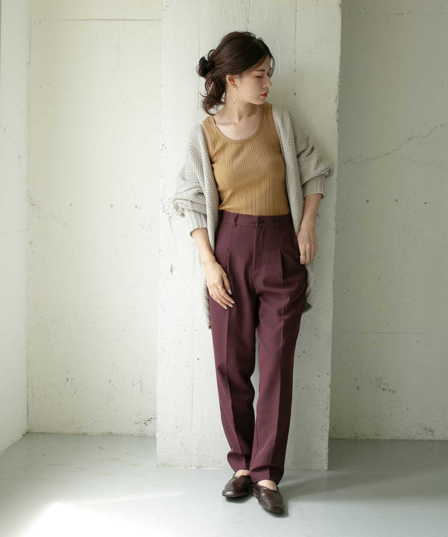 illi　ワンタックスリムテーパードパンツ BERRY 36
